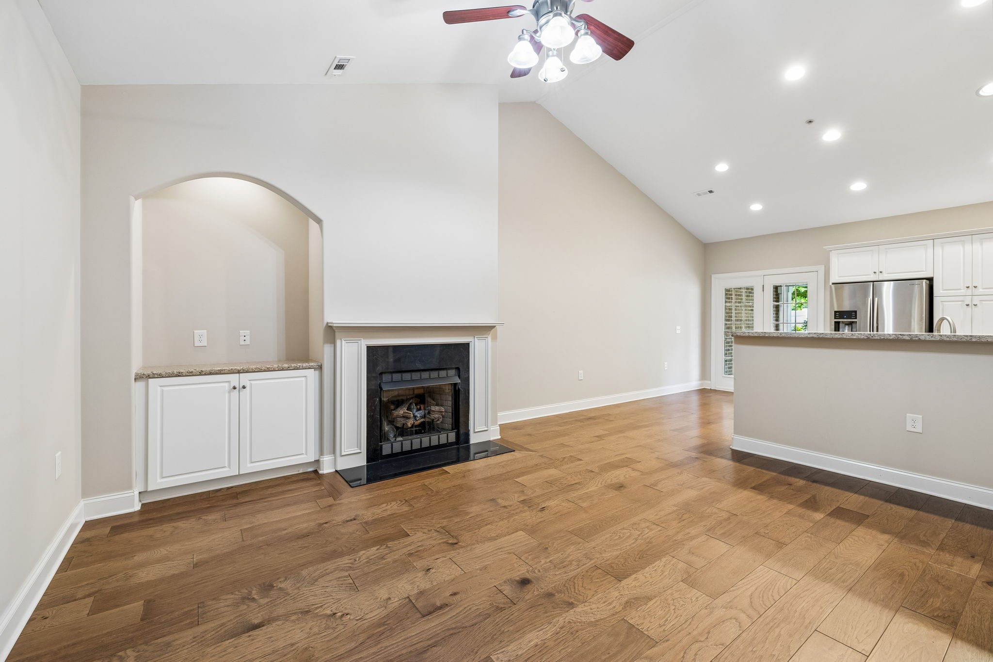 112 Westview Dr