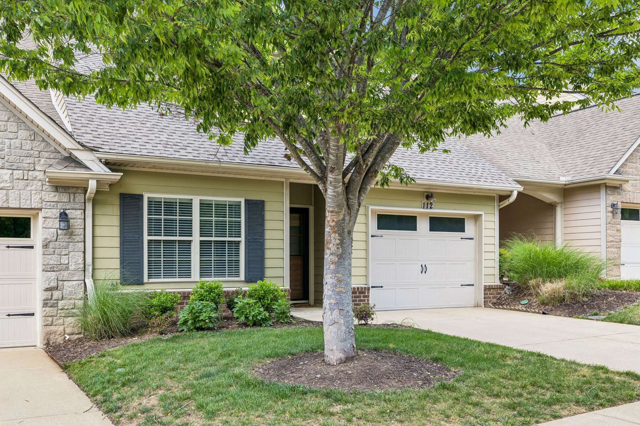 112 Westview Dr
