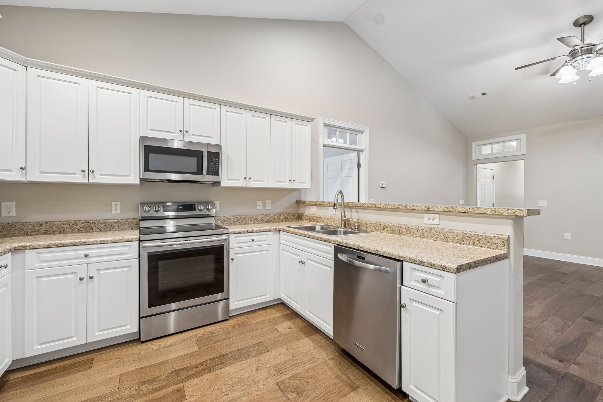 112 Westview Dr