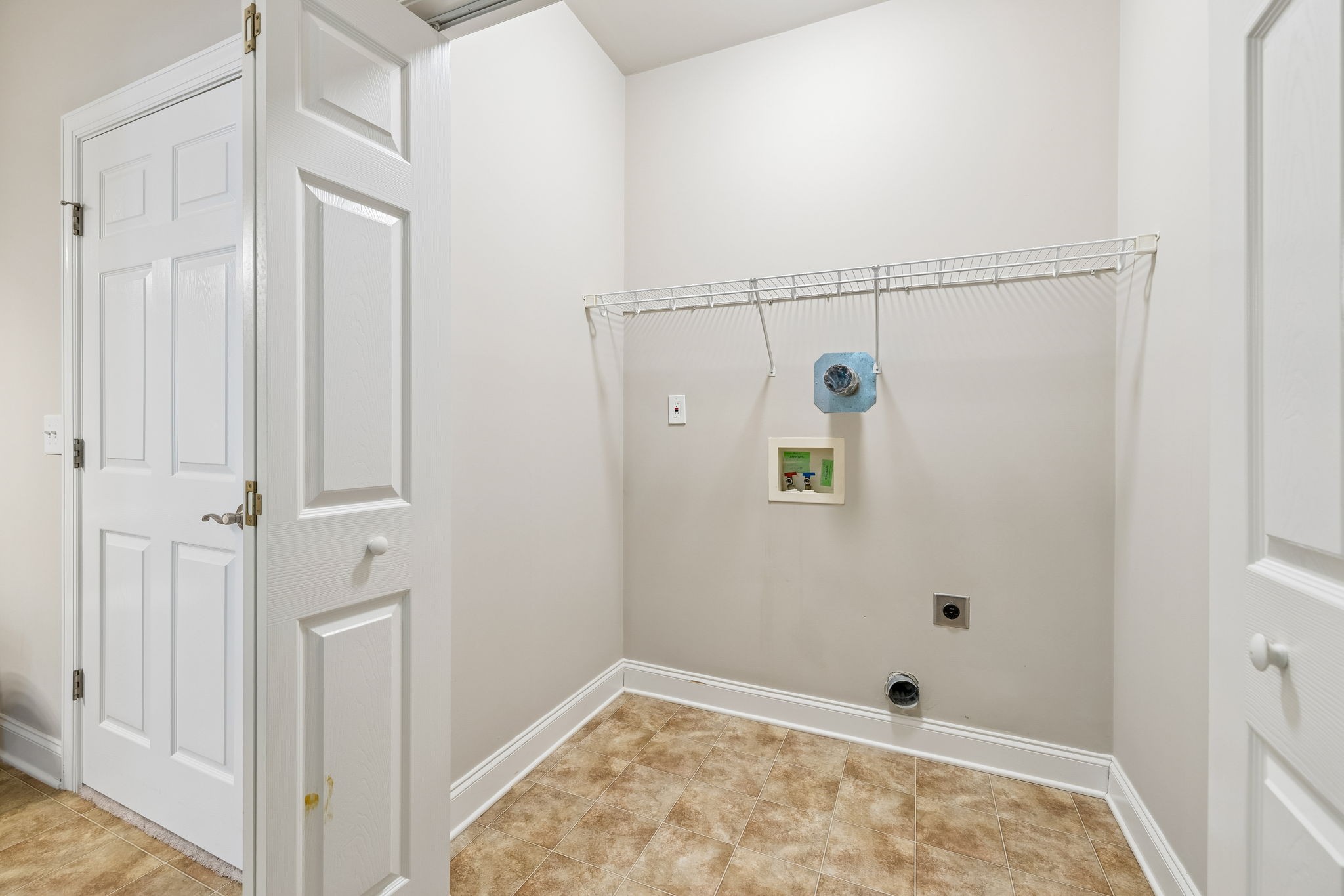 112 Westview Dr