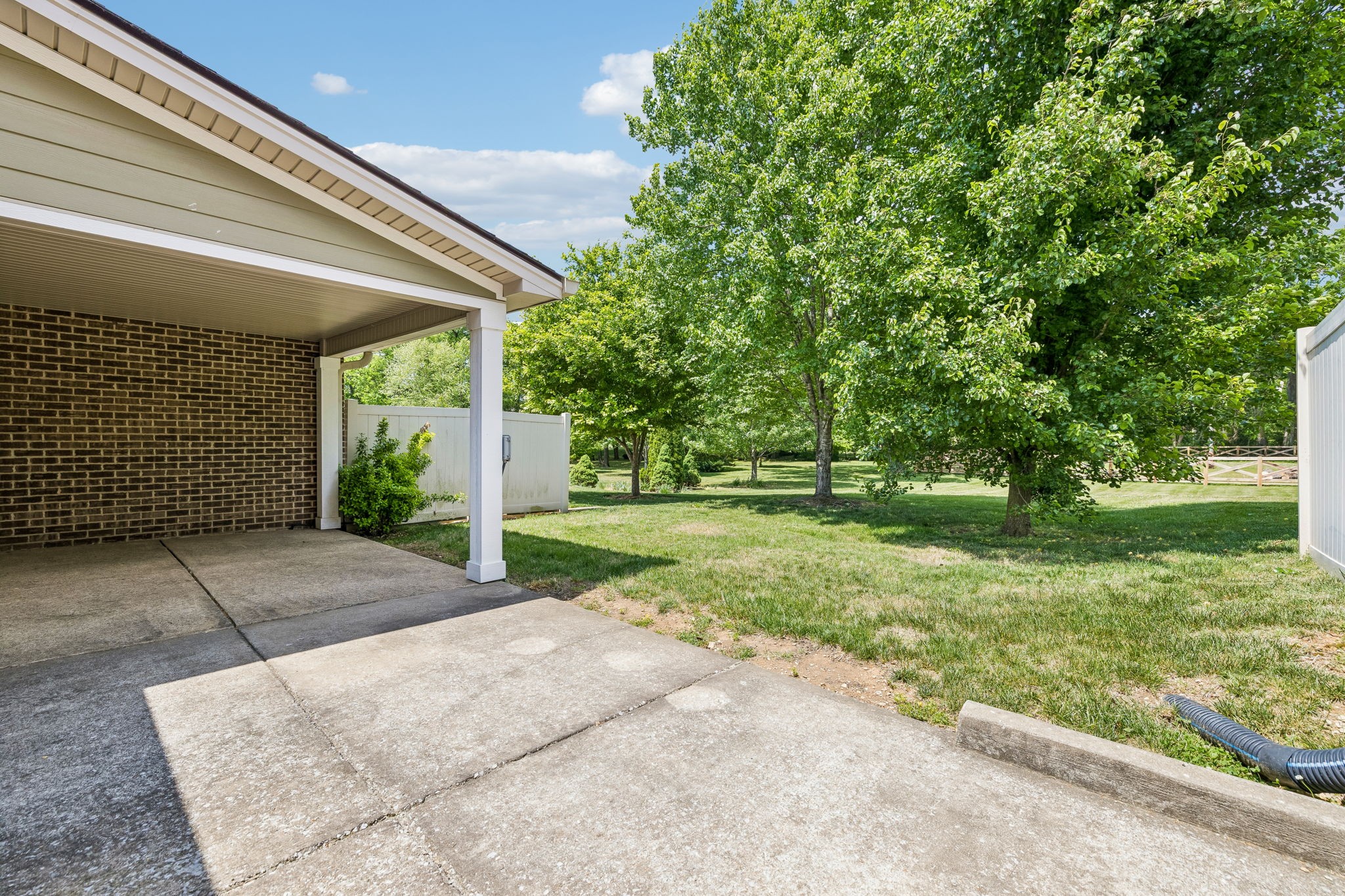 112 Westview Dr