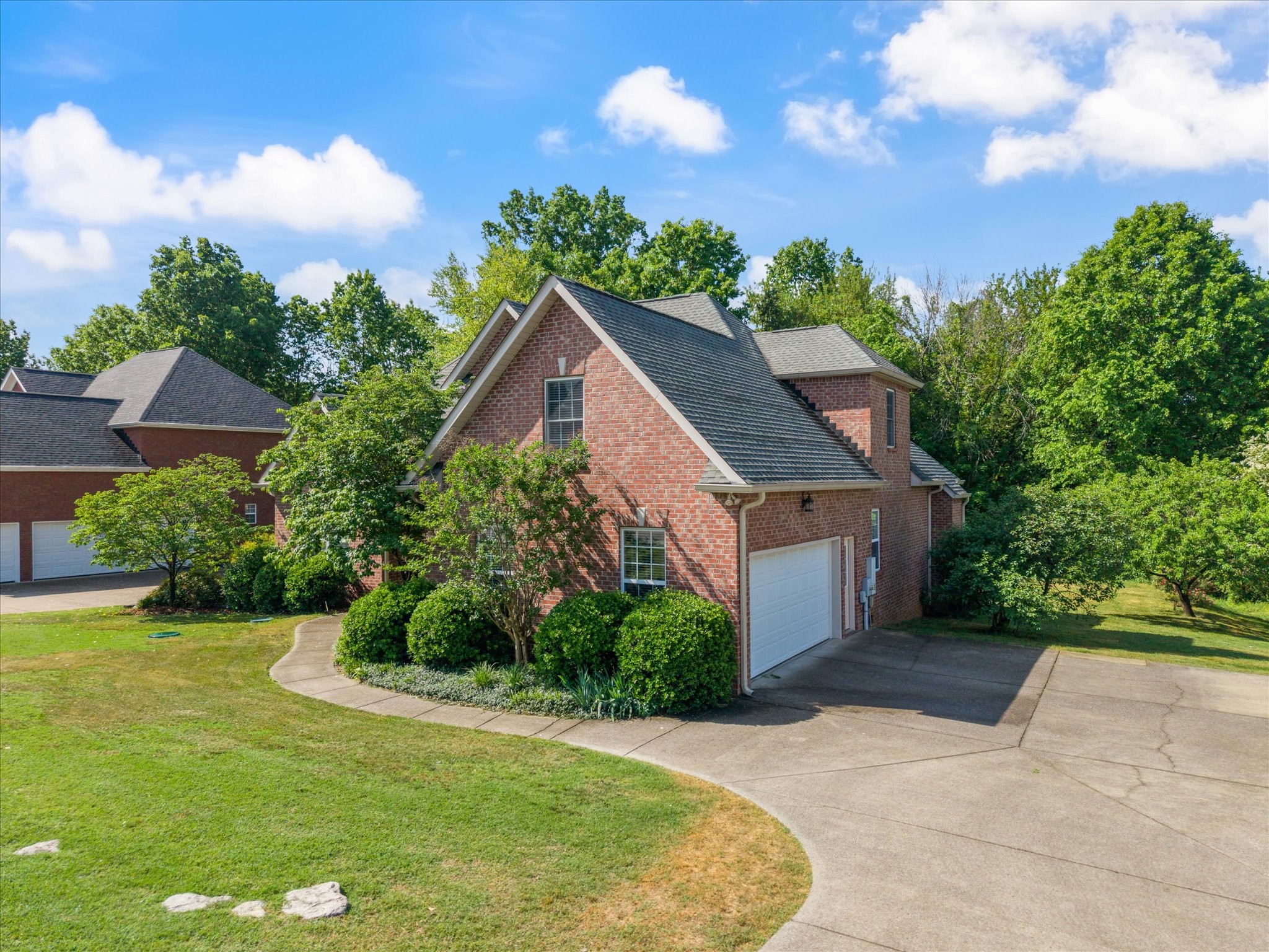 319 Eclipse Dr