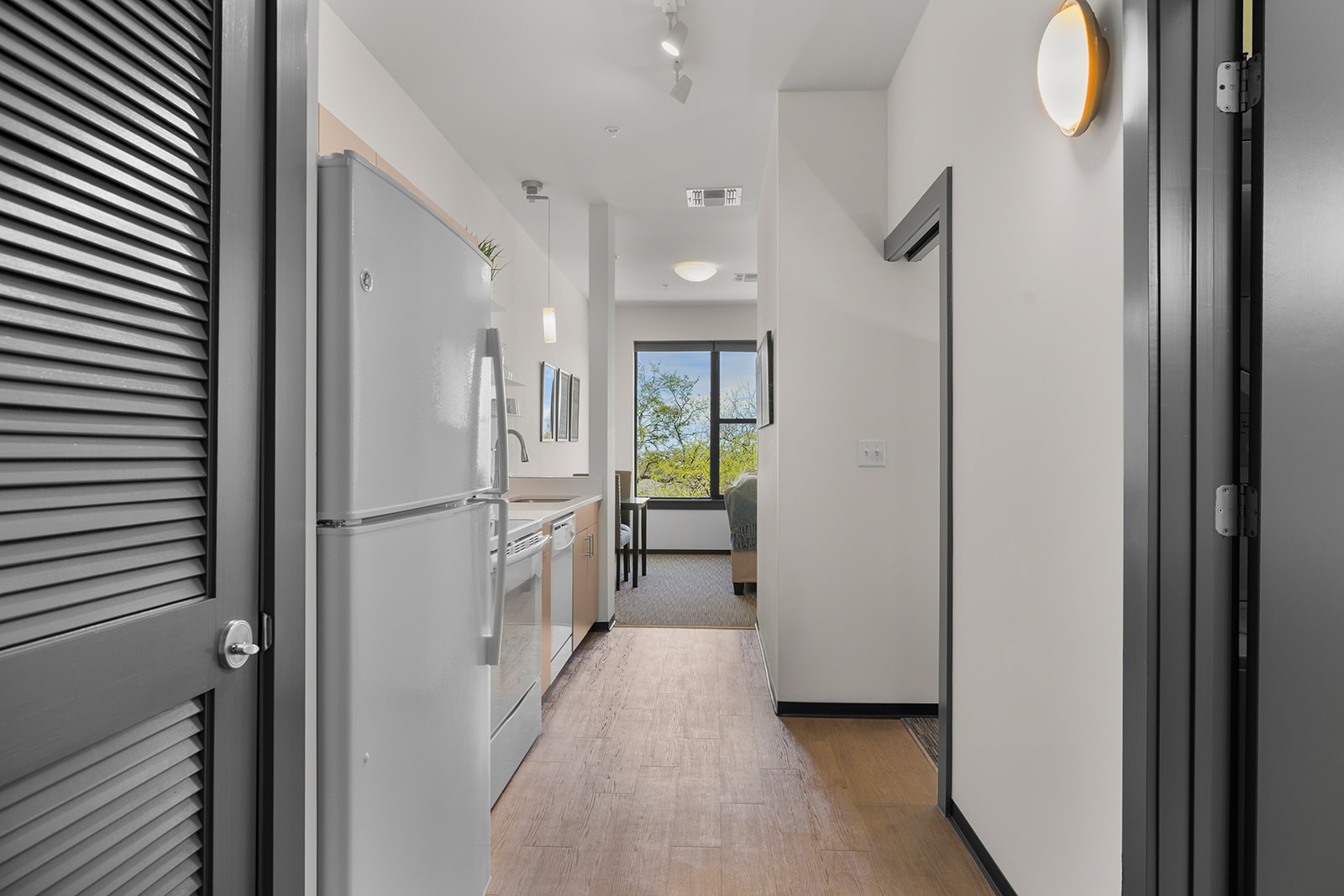 1900 12th Ave, S Unit: 408