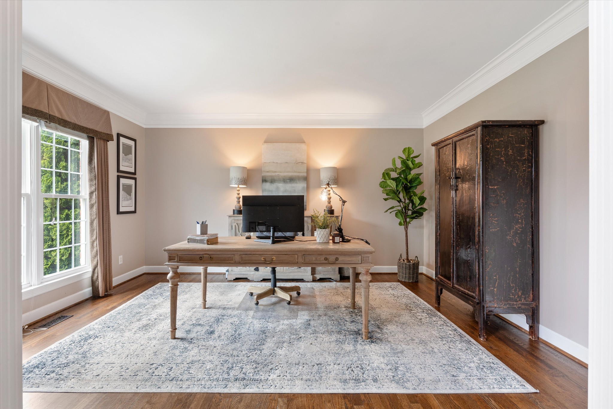 821 N Hampton Cv