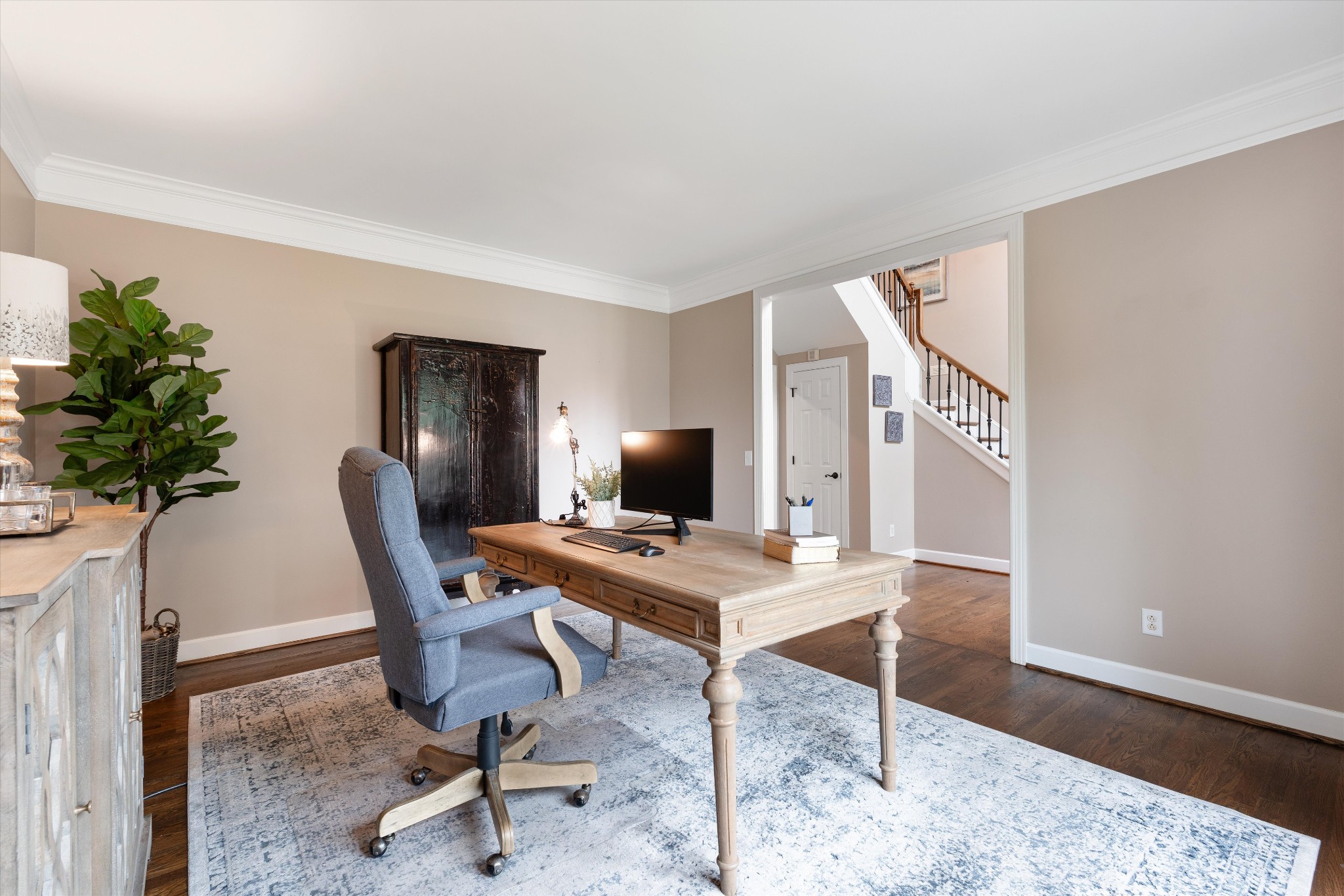 821 N Hampton Cv
