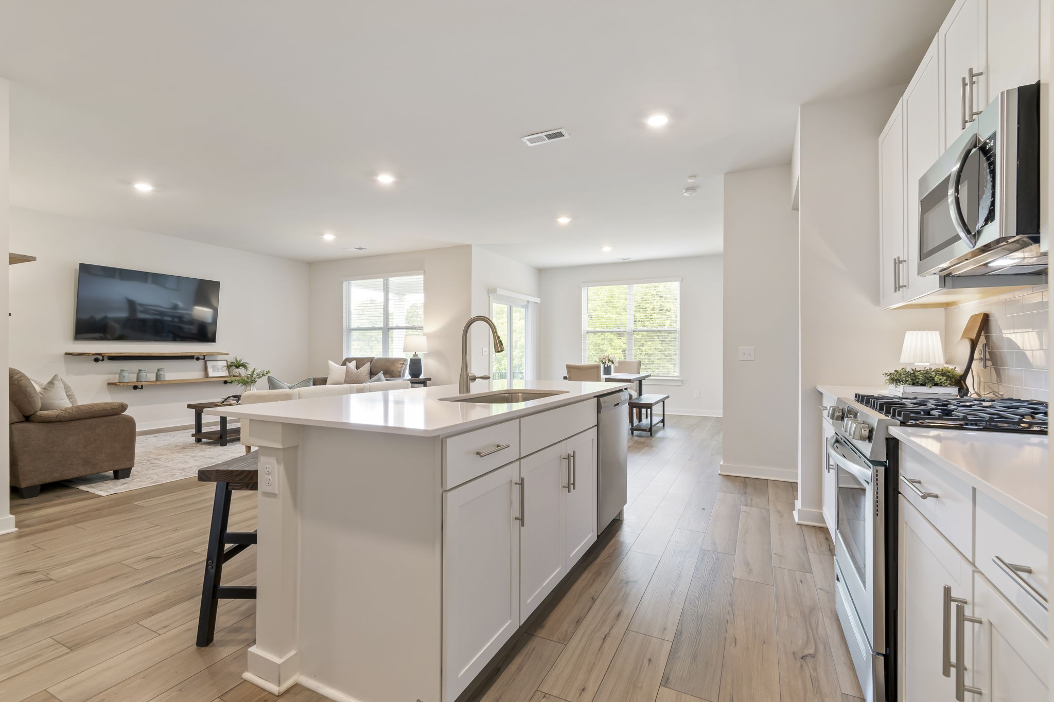 1029 Ewell Farm Cir