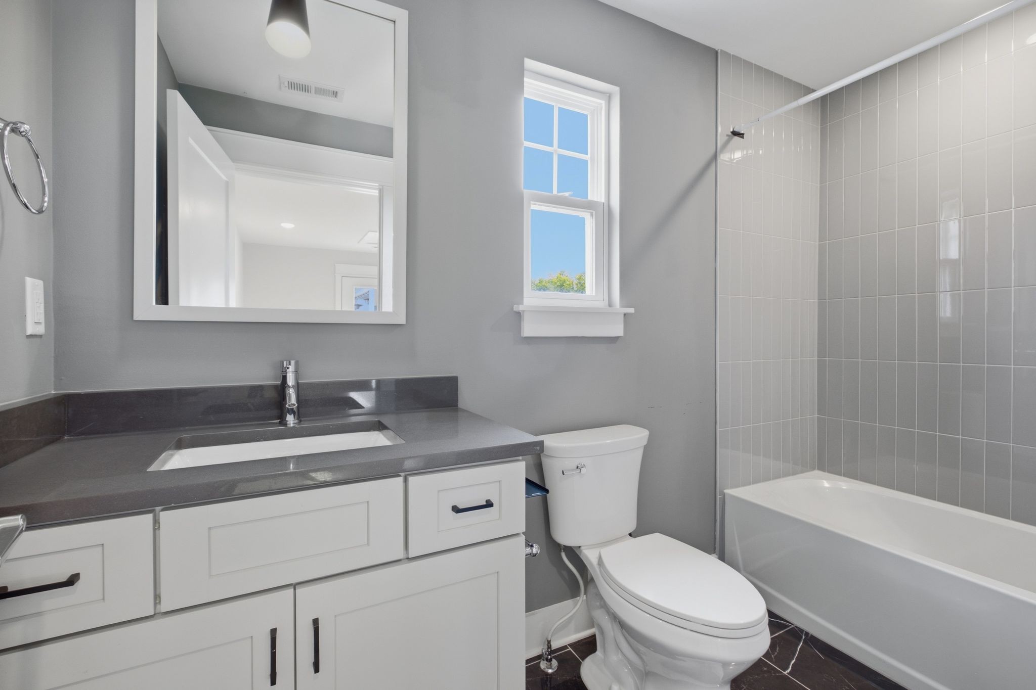 105 Duke St Unit: 6