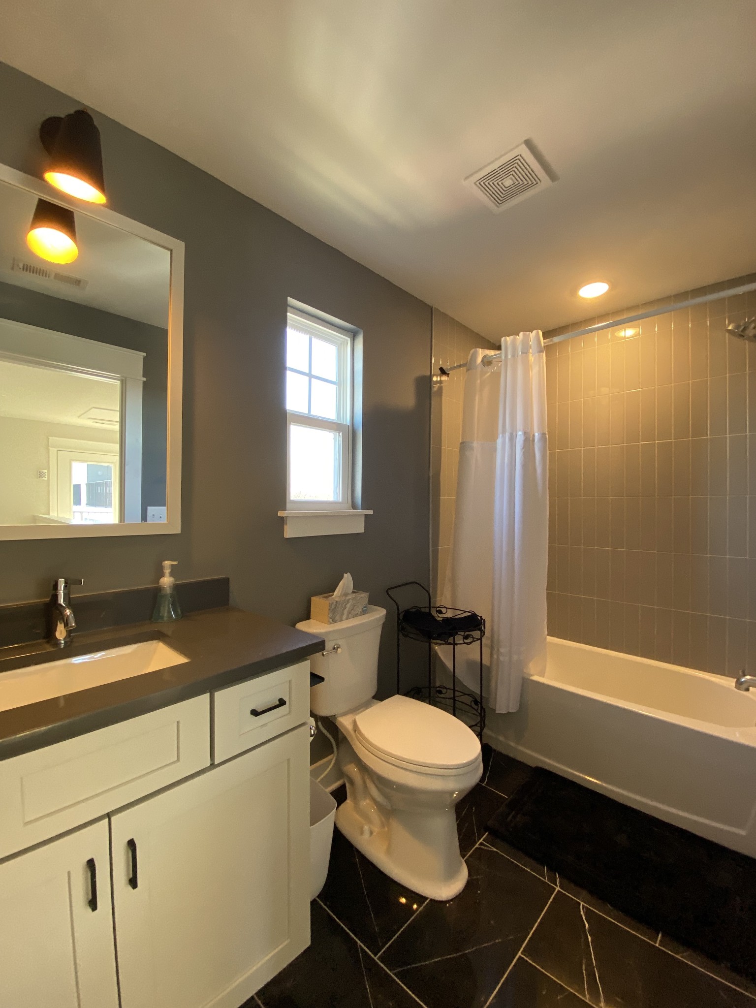 105 Duke St Unit: 6