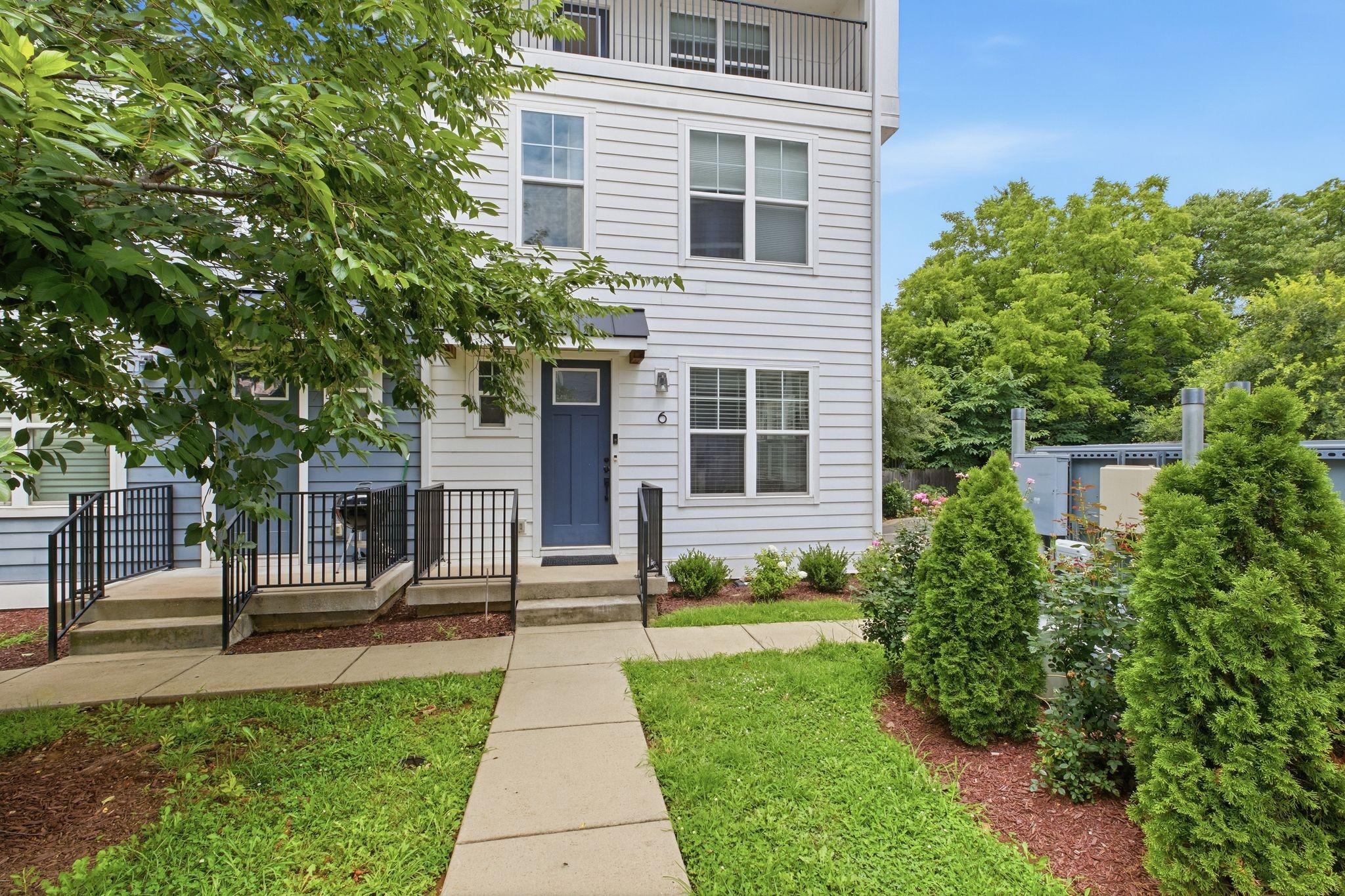 105 Duke St Unit: 6