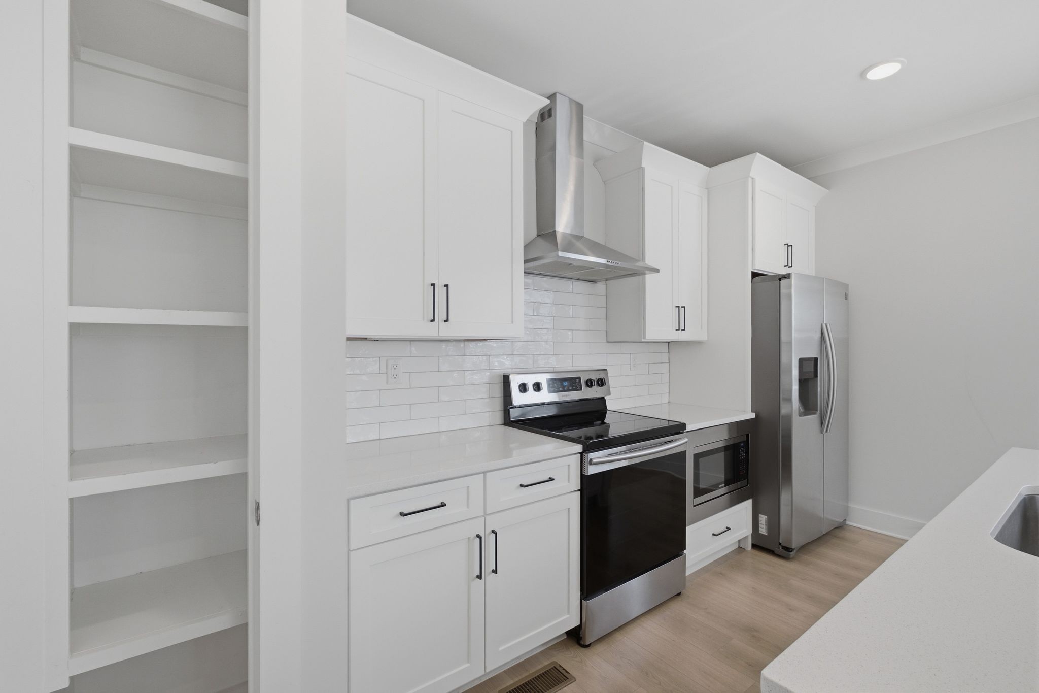 105 Duke St Unit: 6