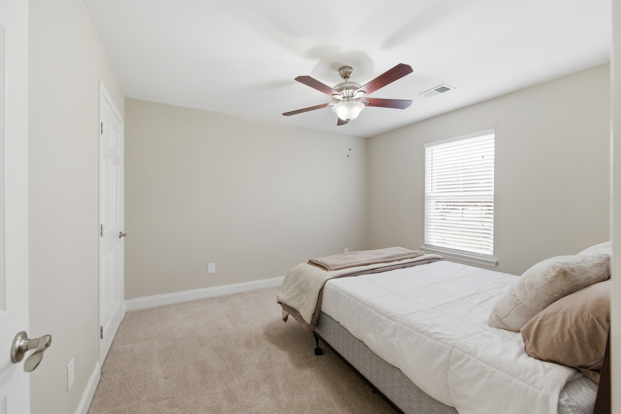 110 Irvine Ln