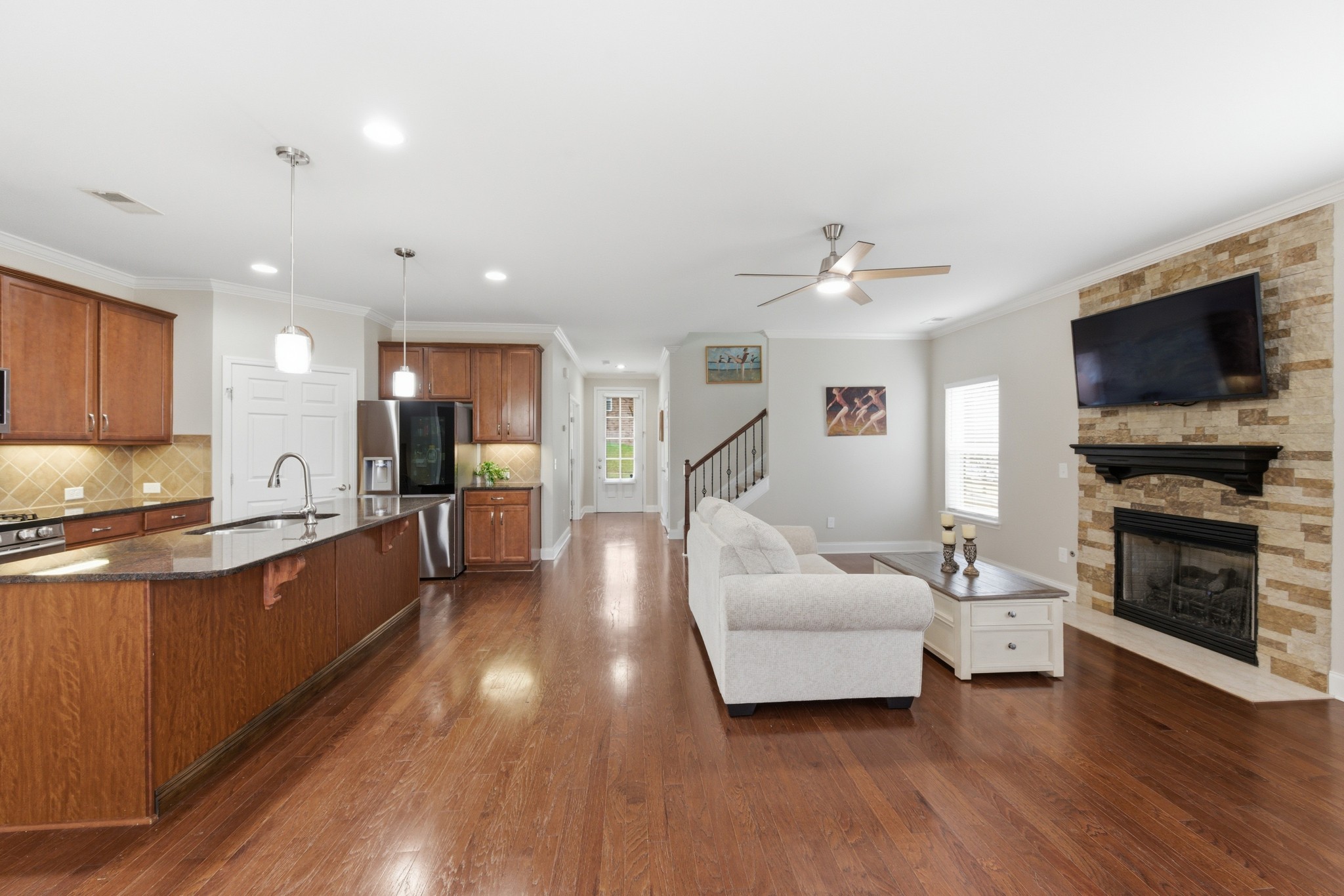 110 Irvine Ln