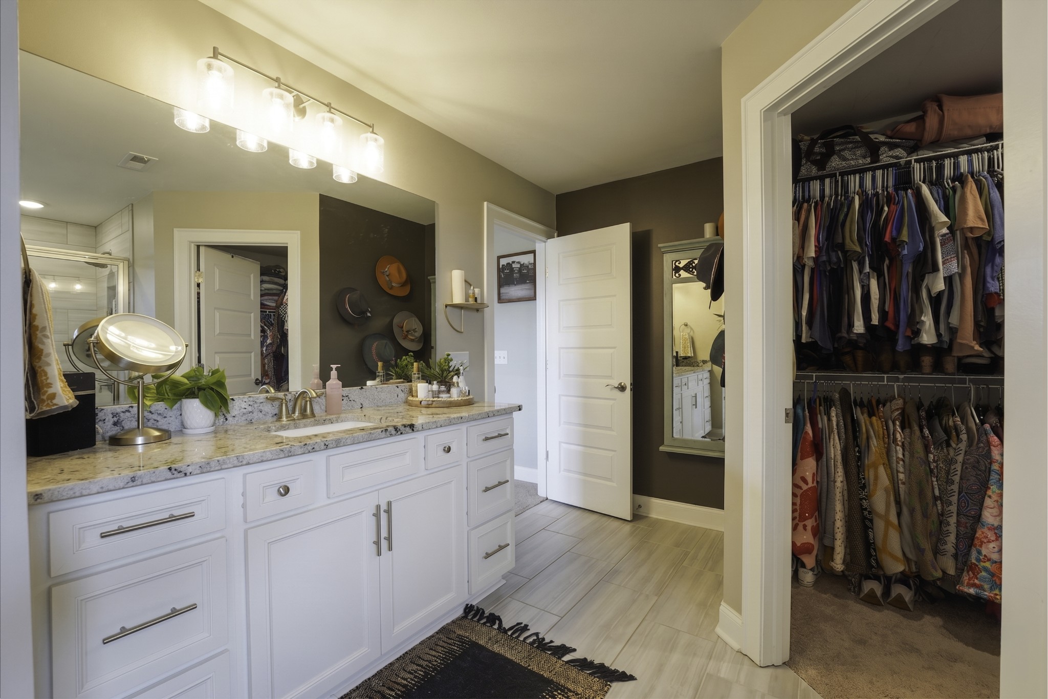 806 Chalkstone Ln