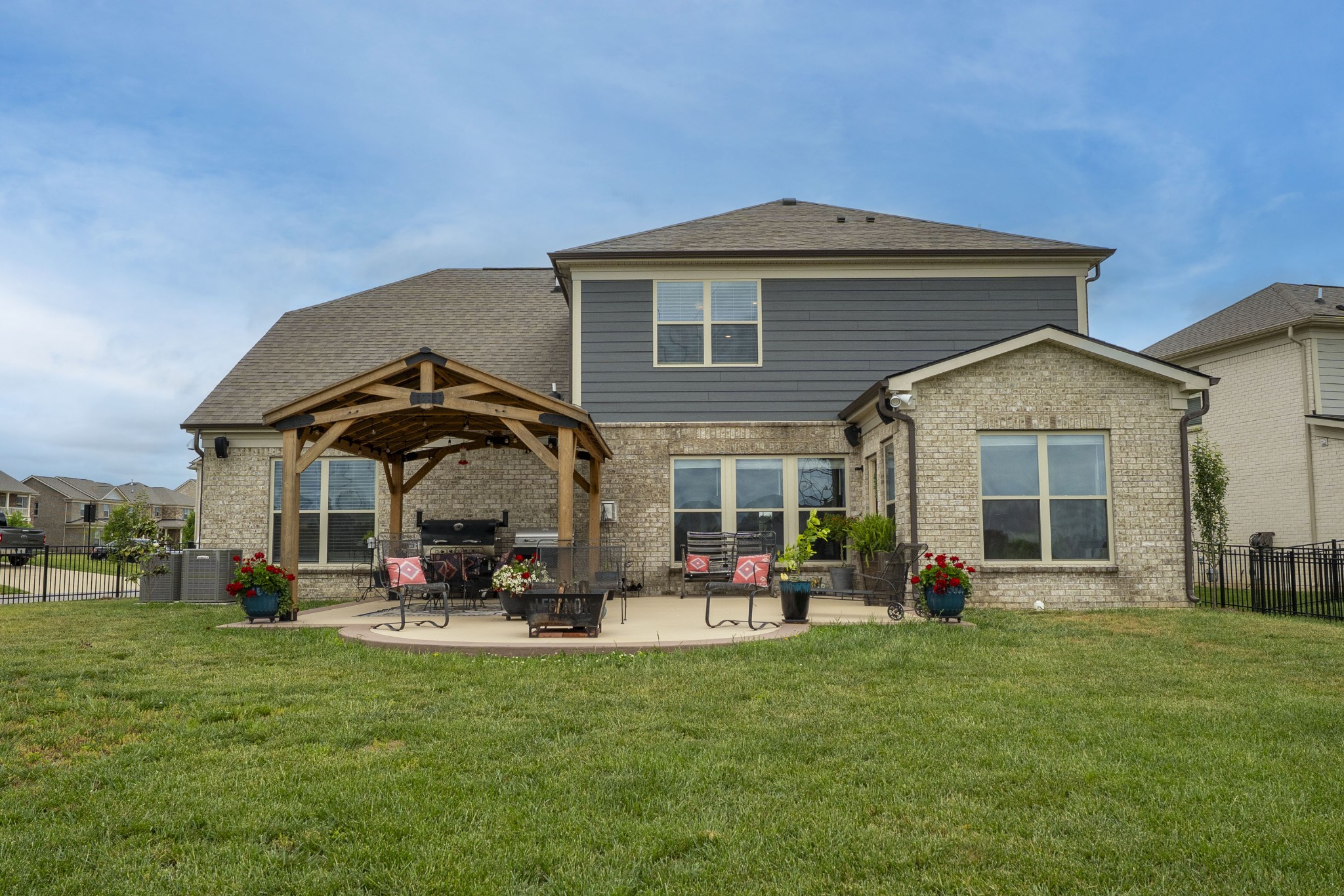 806 Chalkstone Ln