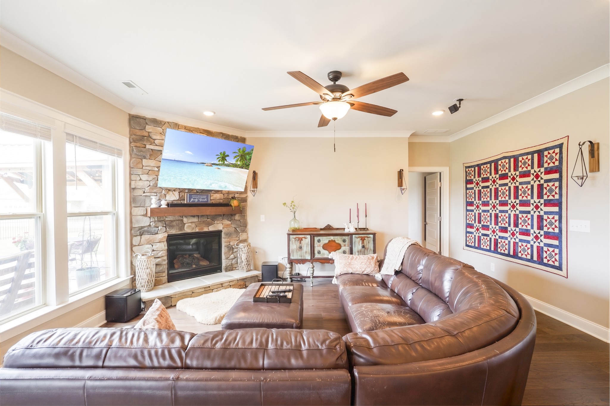 806 Chalkstone Ln