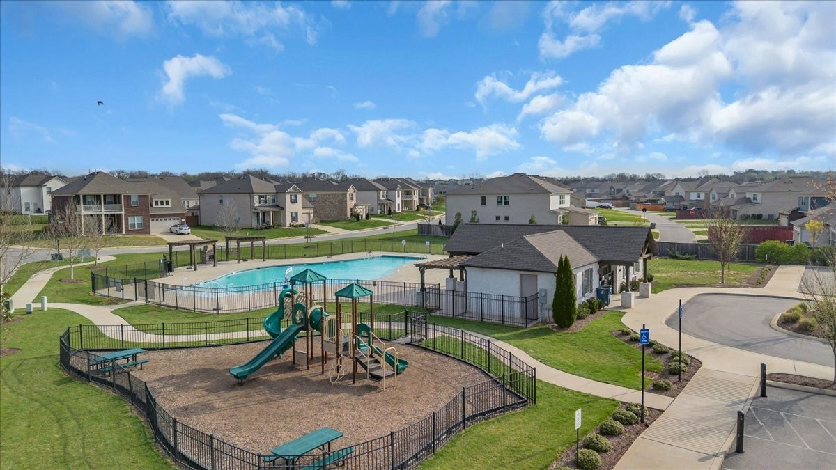 806 Chalkstone Ln