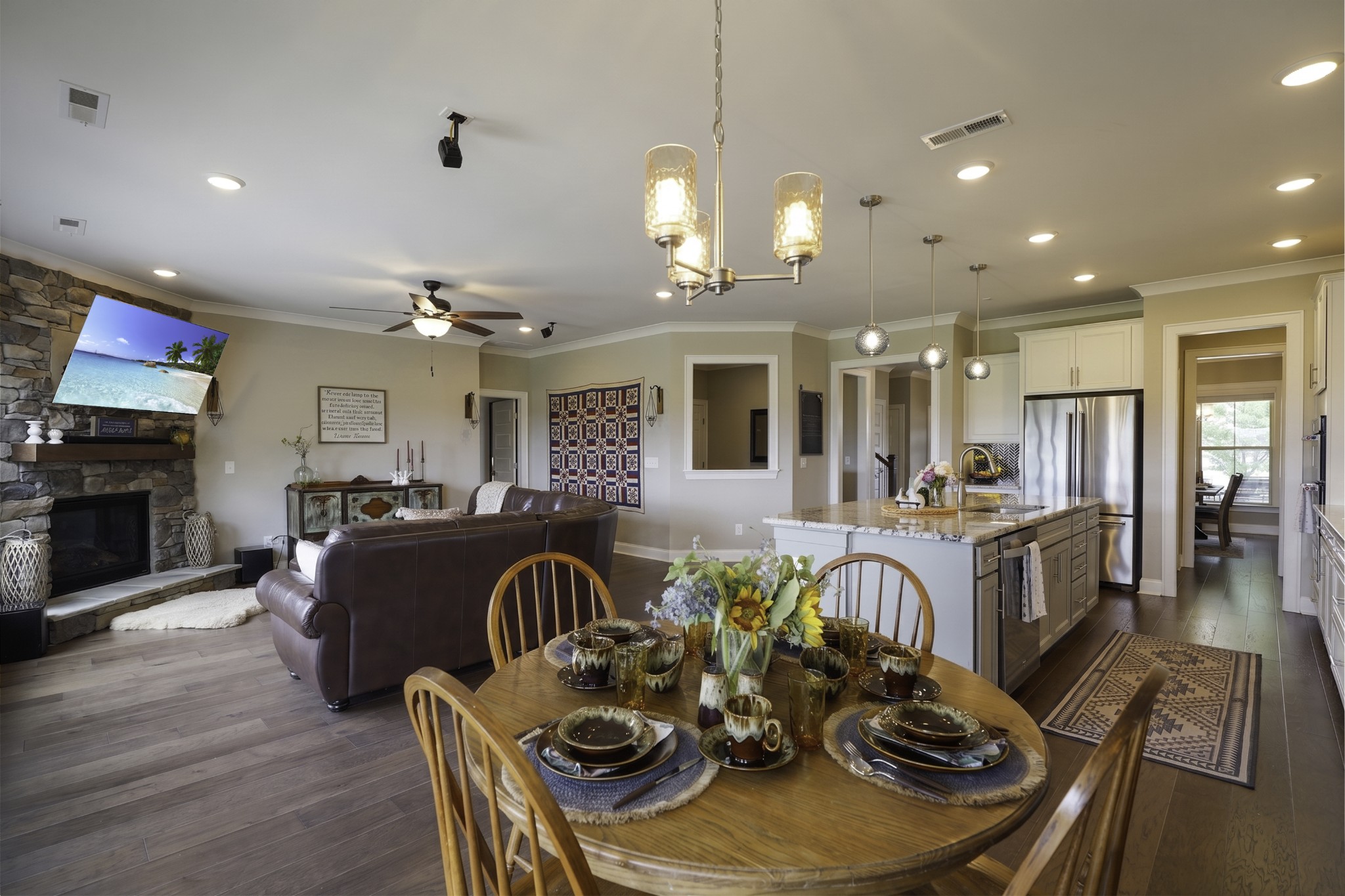 806 Chalkstone Ln