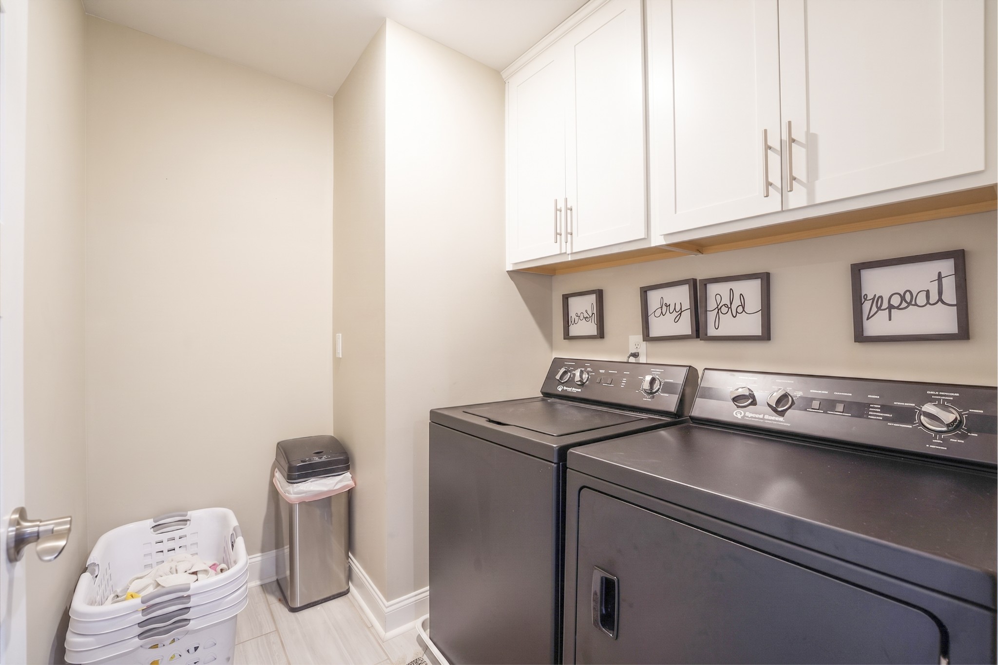 806 Chalkstone Ln