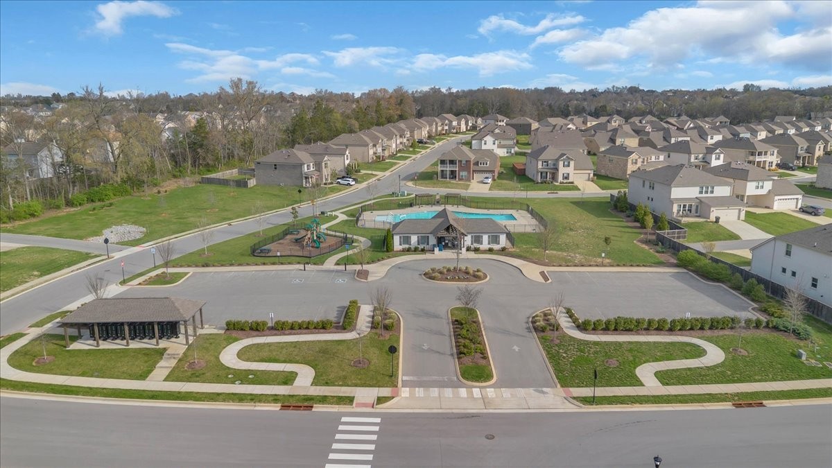 806 Chalkstone Ln