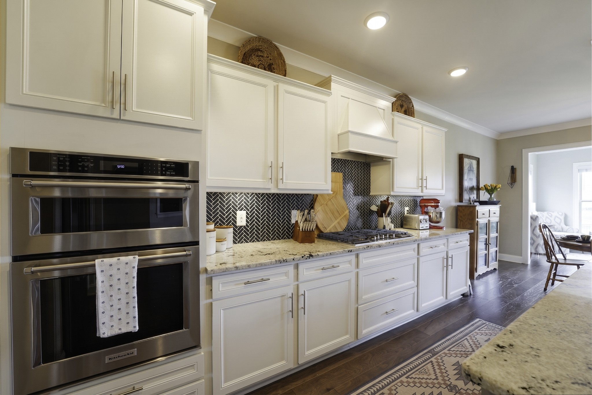 806 Chalkstone Ln