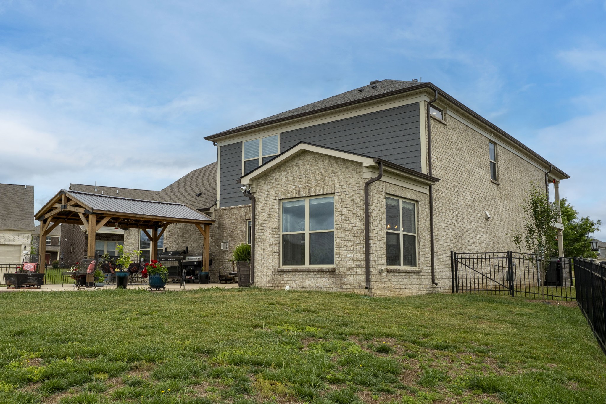 806 Chalkstone Ln