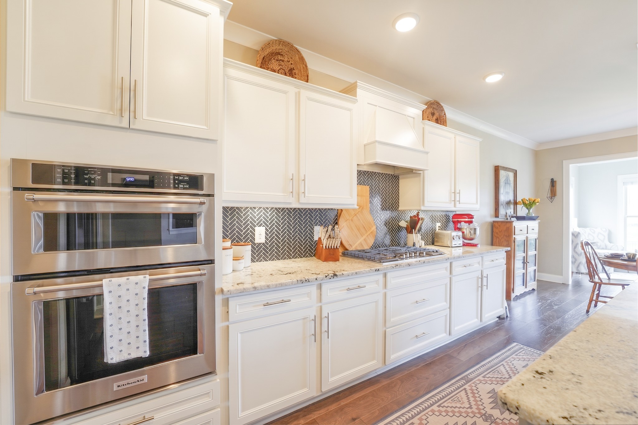 806 Chalkstone Ln
