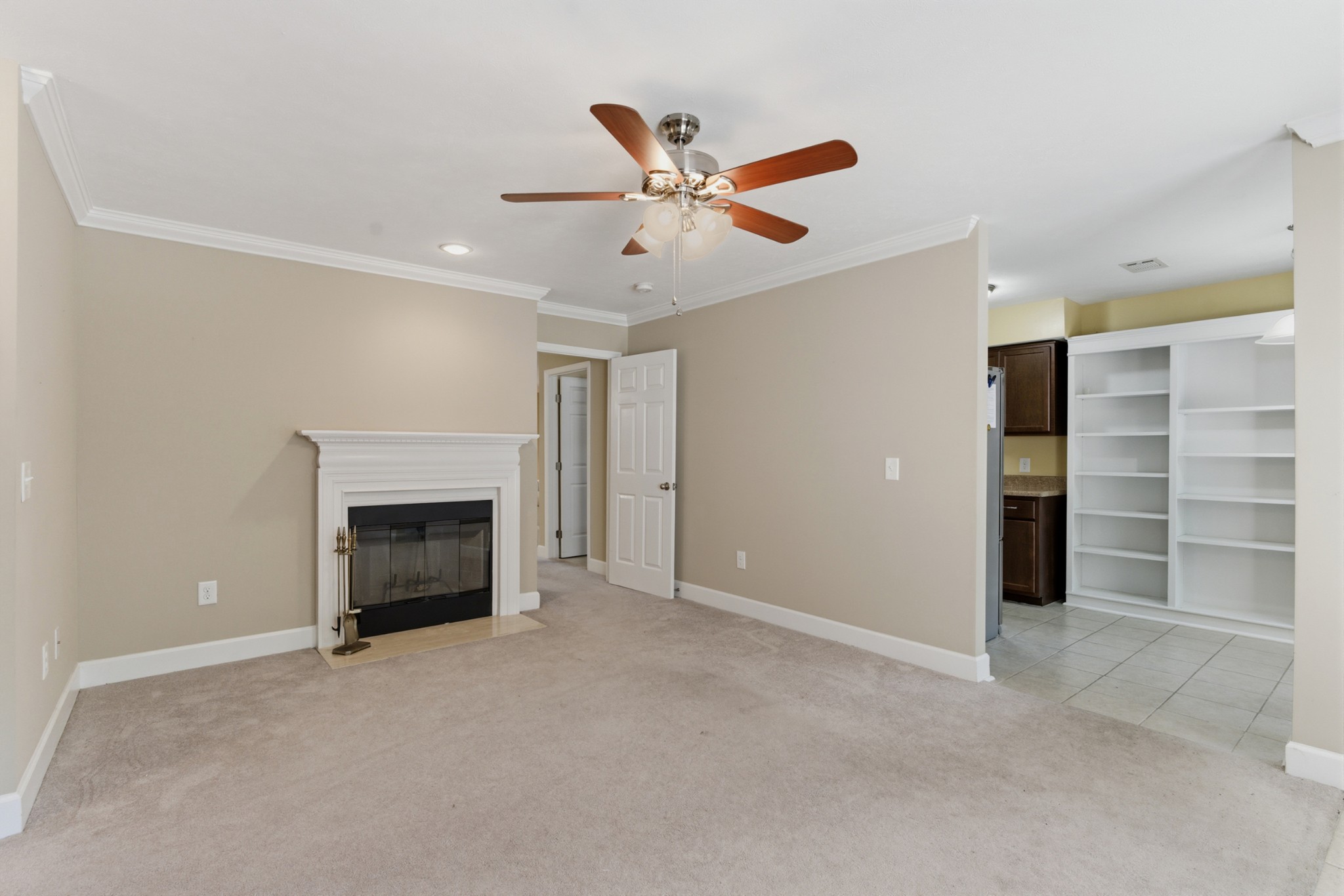 212 Highland Villa Cir