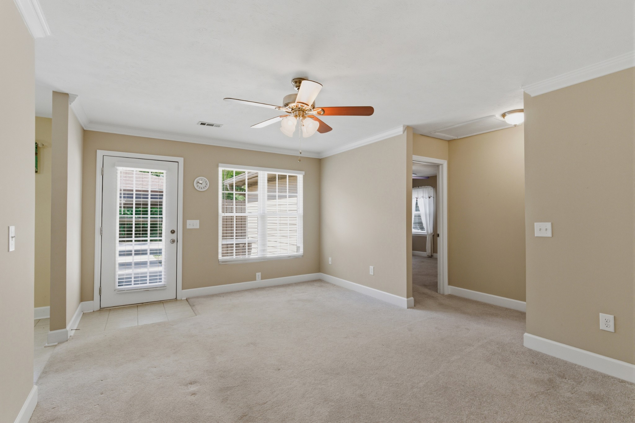 212 Highland Villa Cir