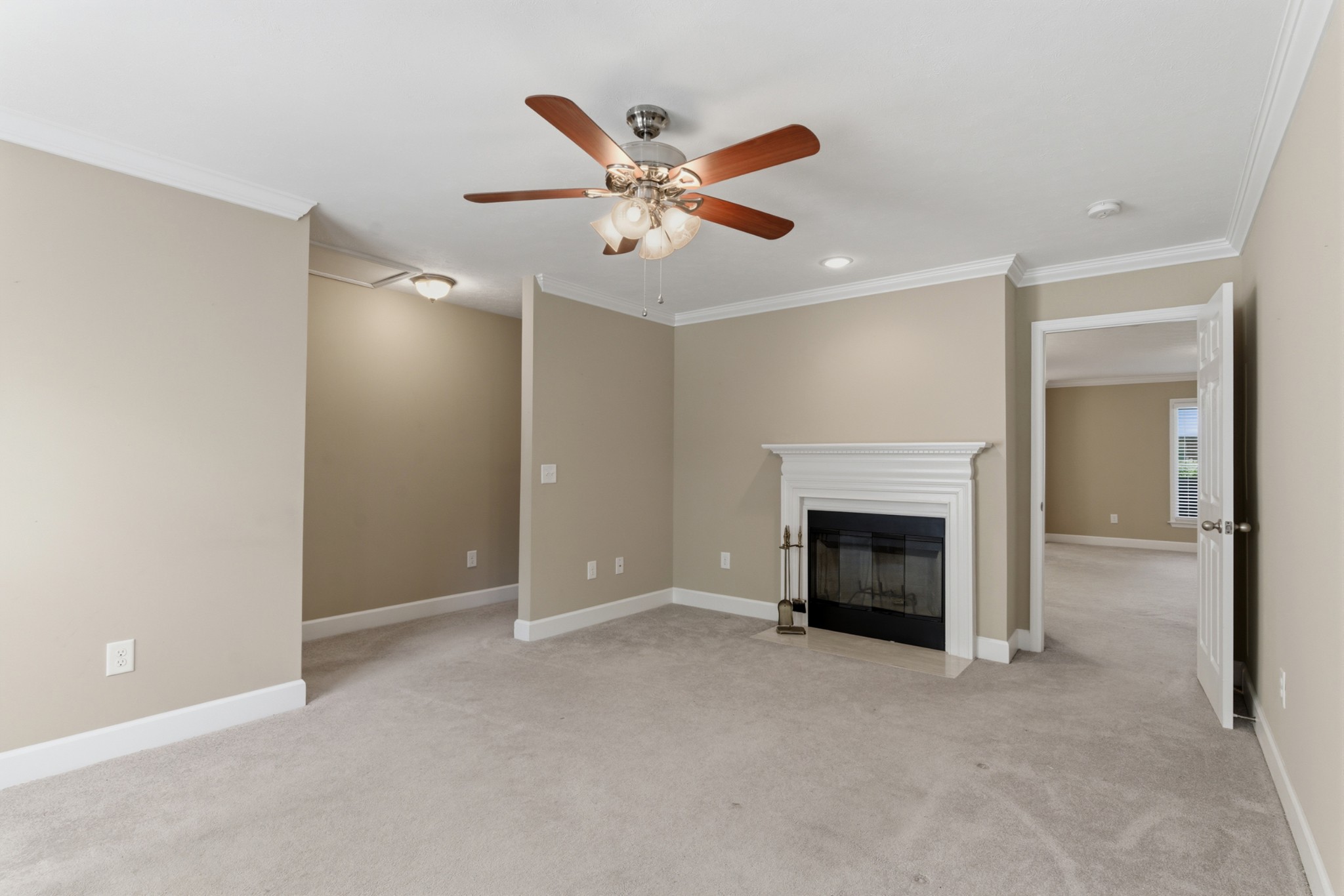 212 Highland Villa Cir