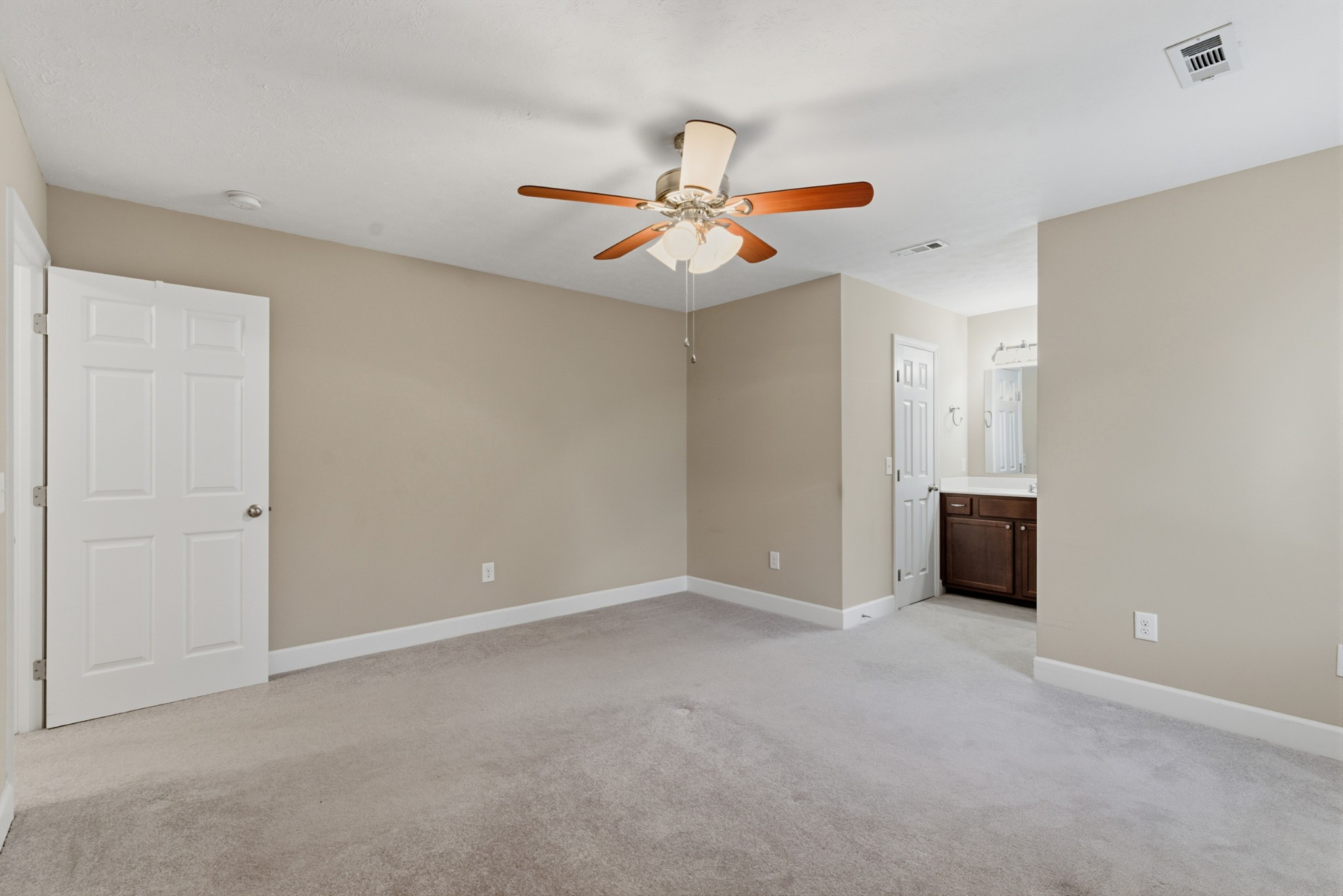 212 Highland Villa Cir