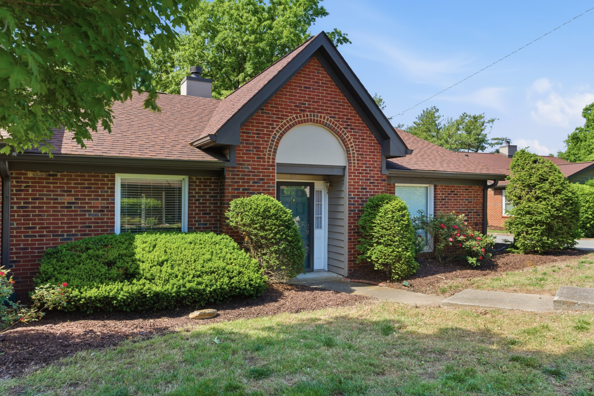 212 Highland Villa Cir