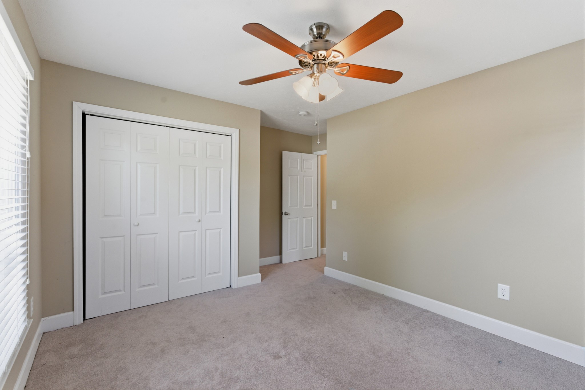212 Highland Villa Cir