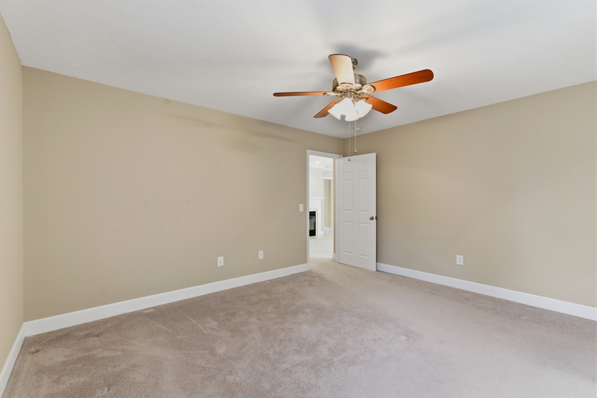 212 Highland Villa Cir