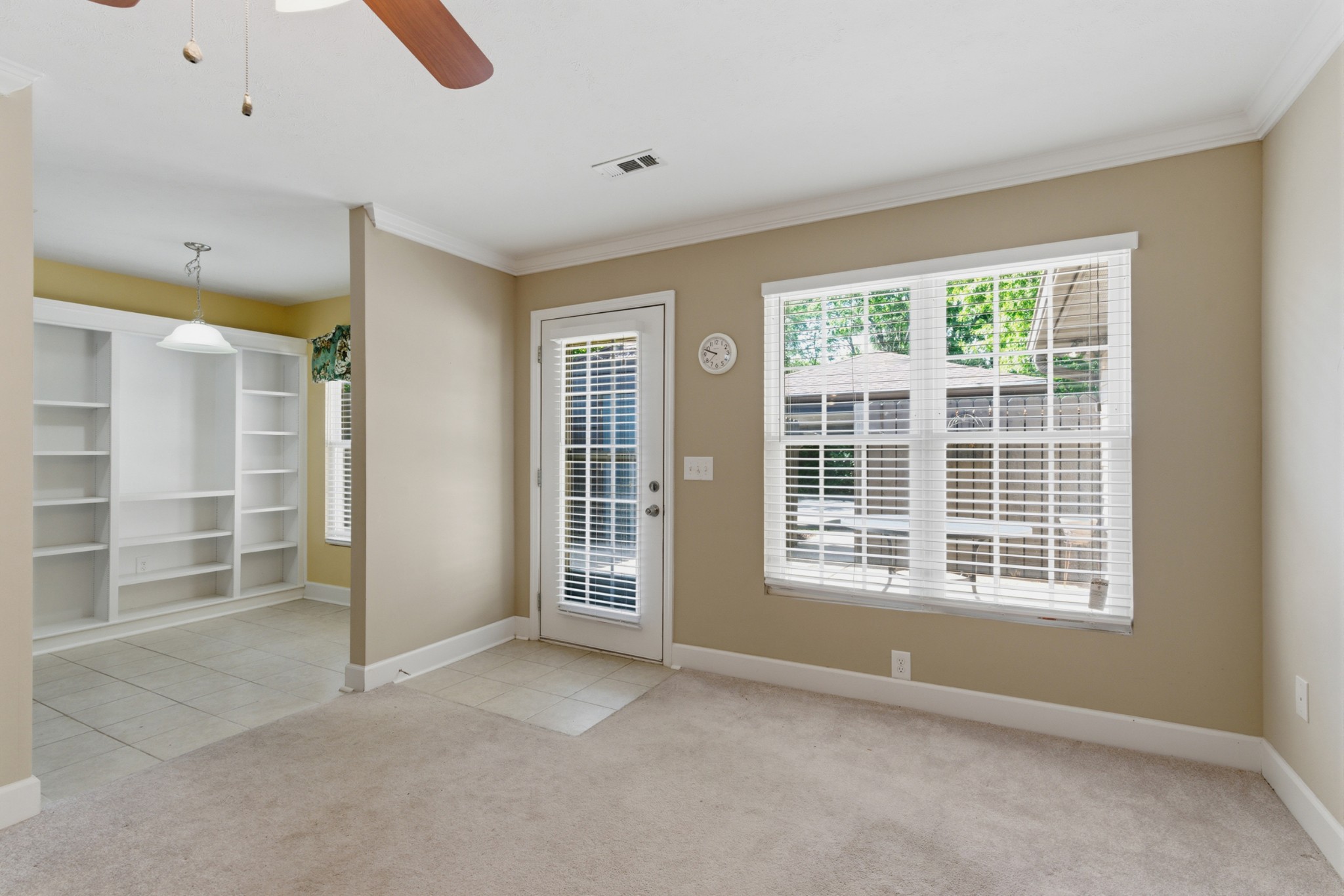 212 Highland Villa Cir