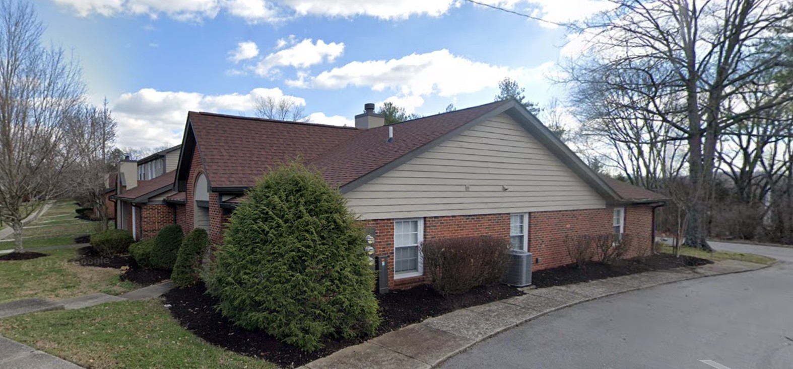 212 Highland Villa Cir