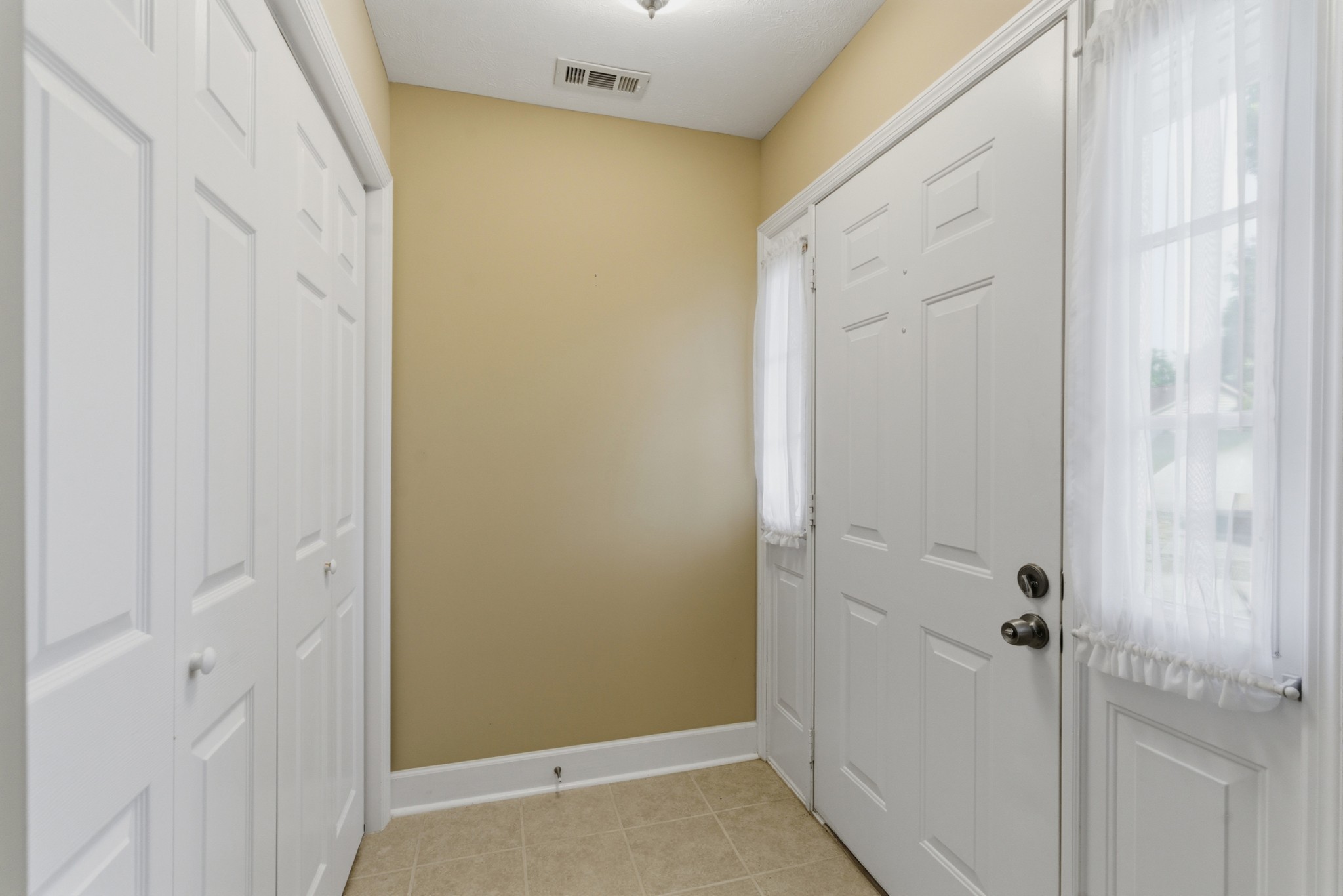 212 Highland Villa Cir