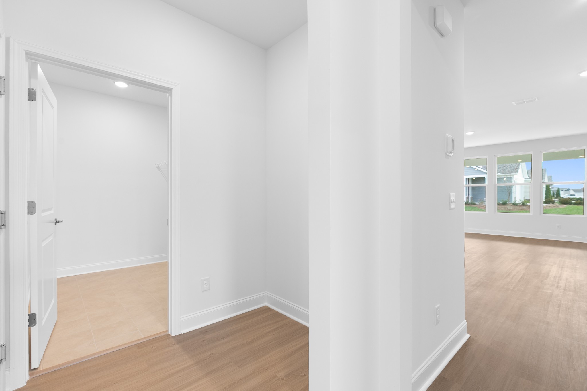6743 Baroque Way