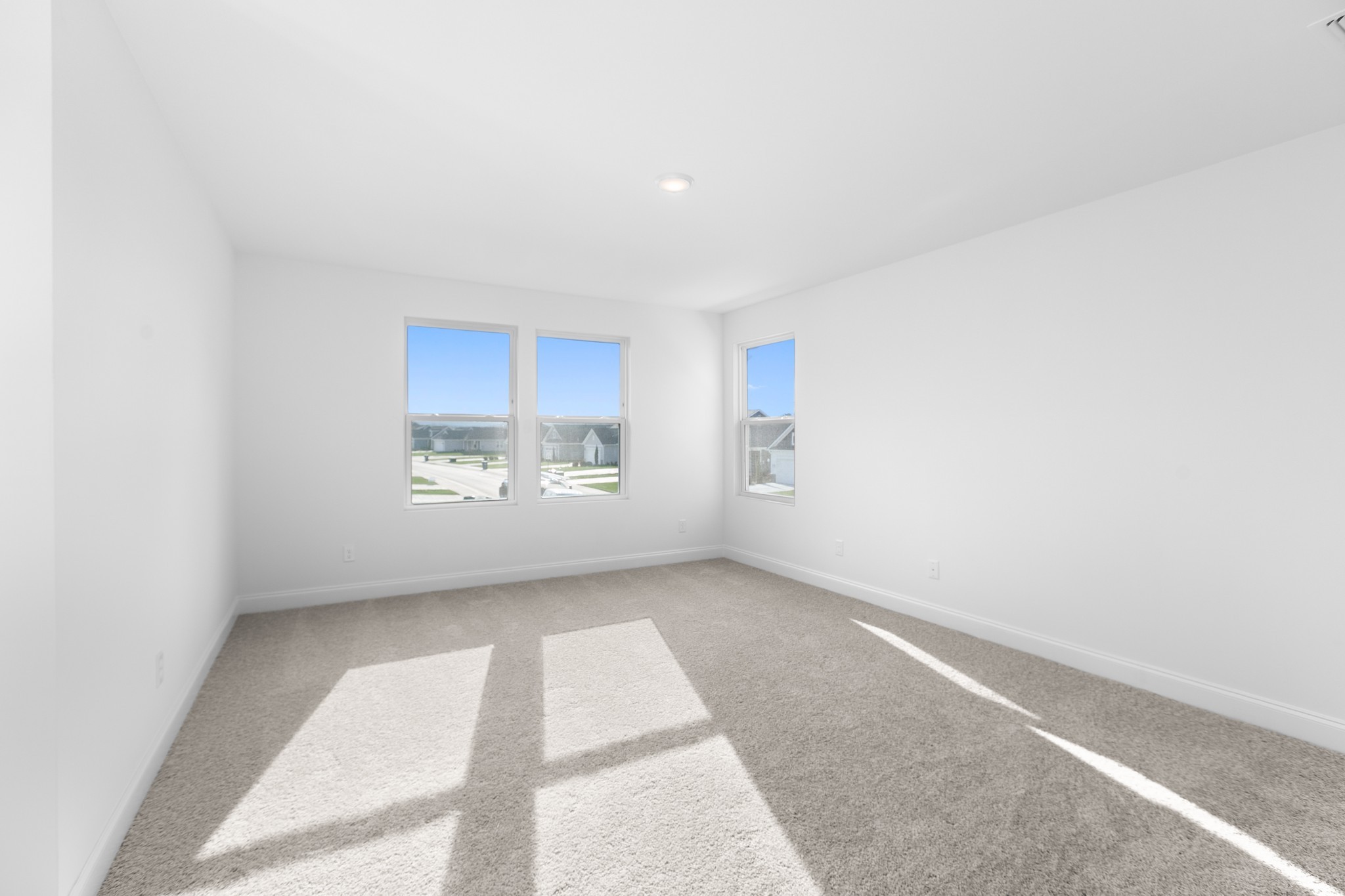 6743 Baroque Way
