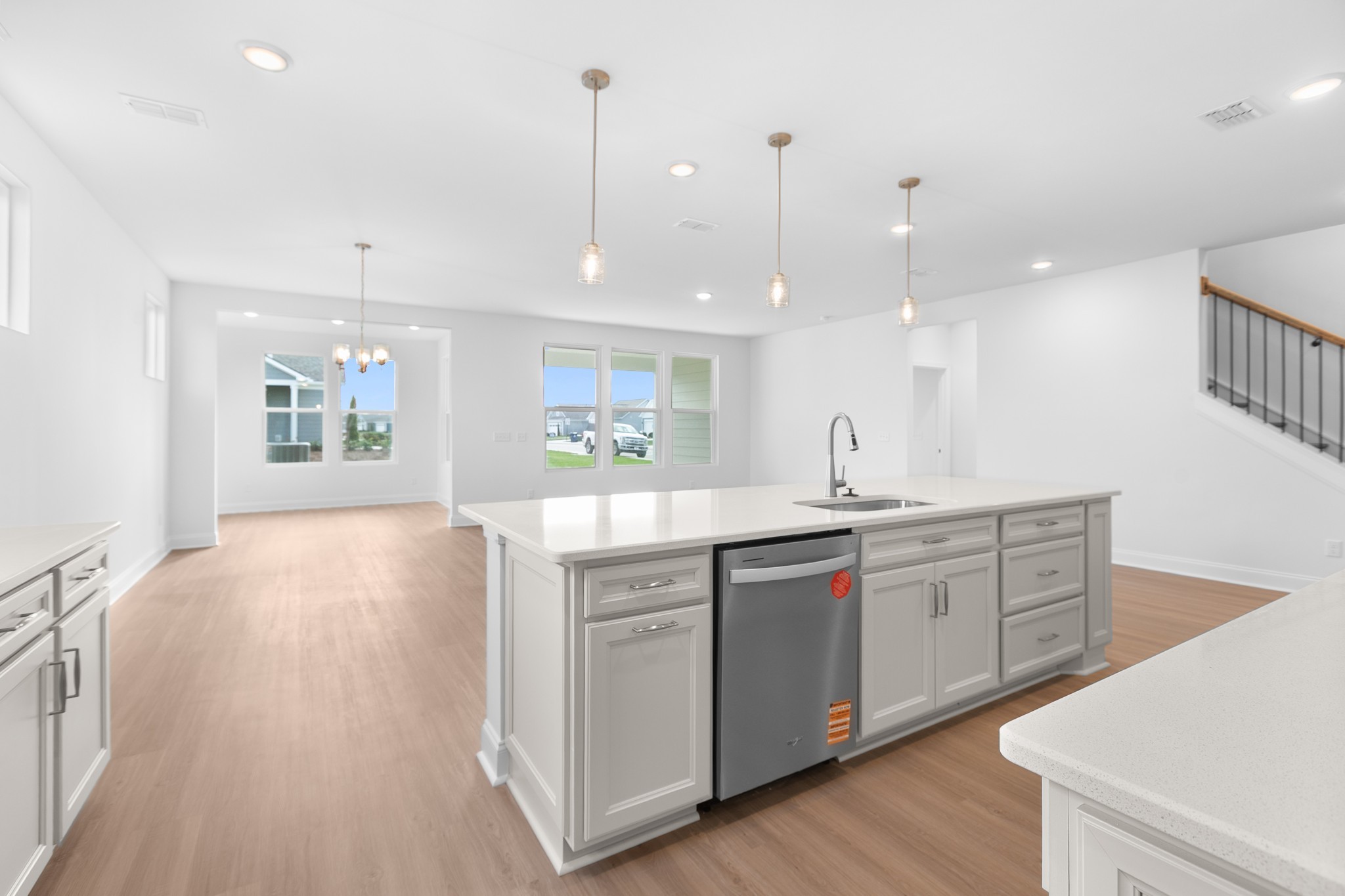 6743 Baroque Way