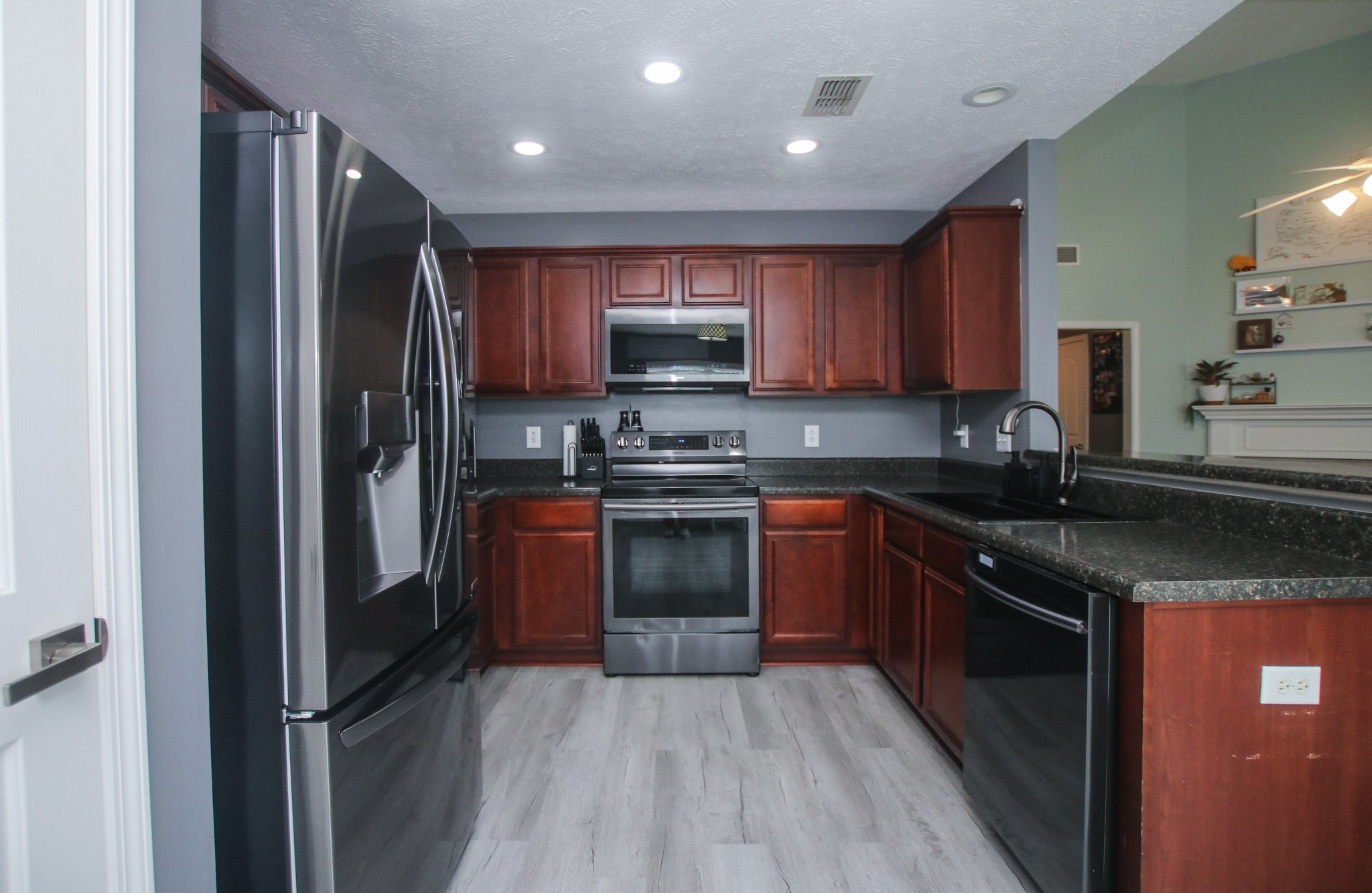 3326 Velvet Ct