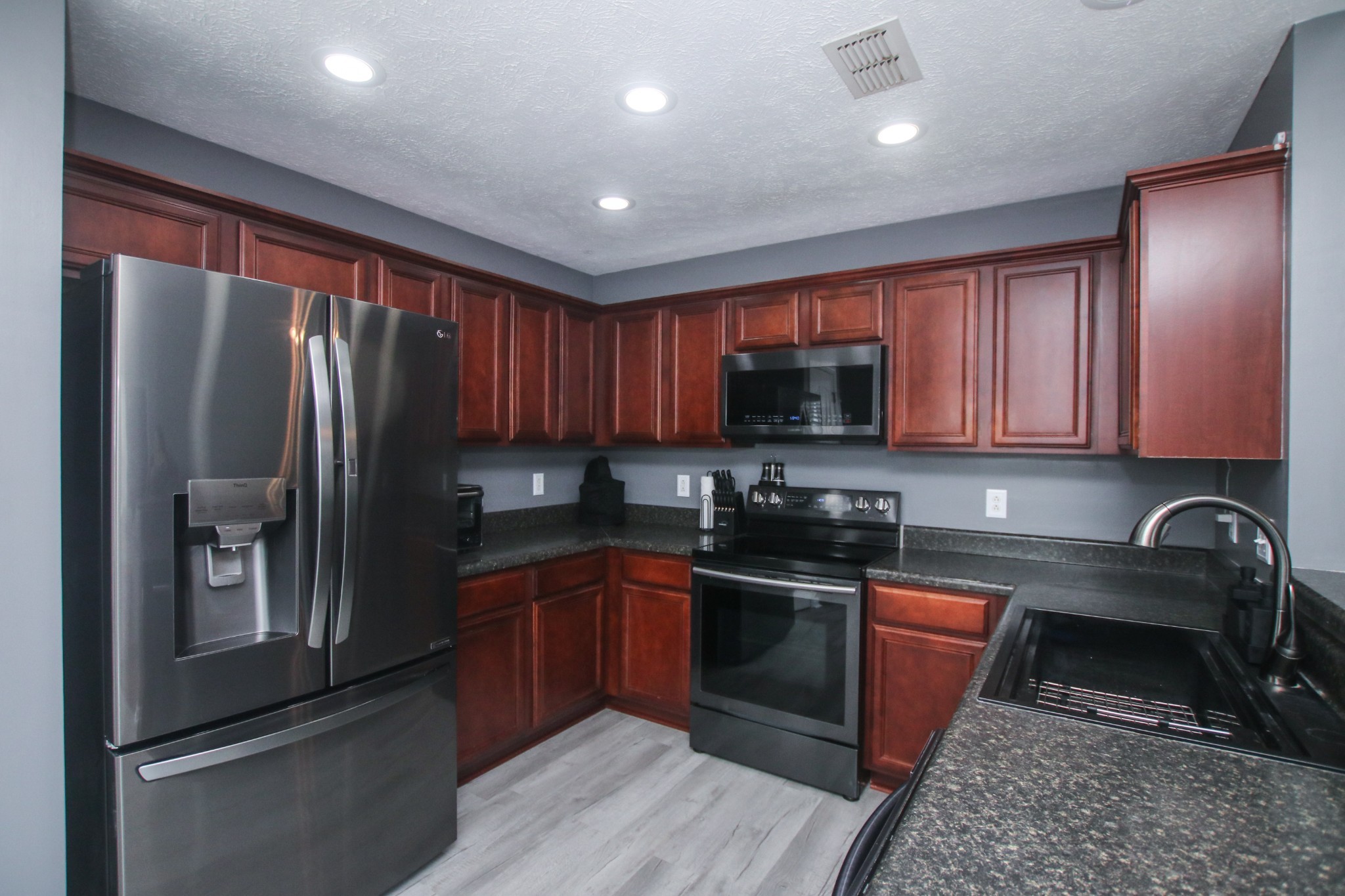 3326 Velvet Ct
