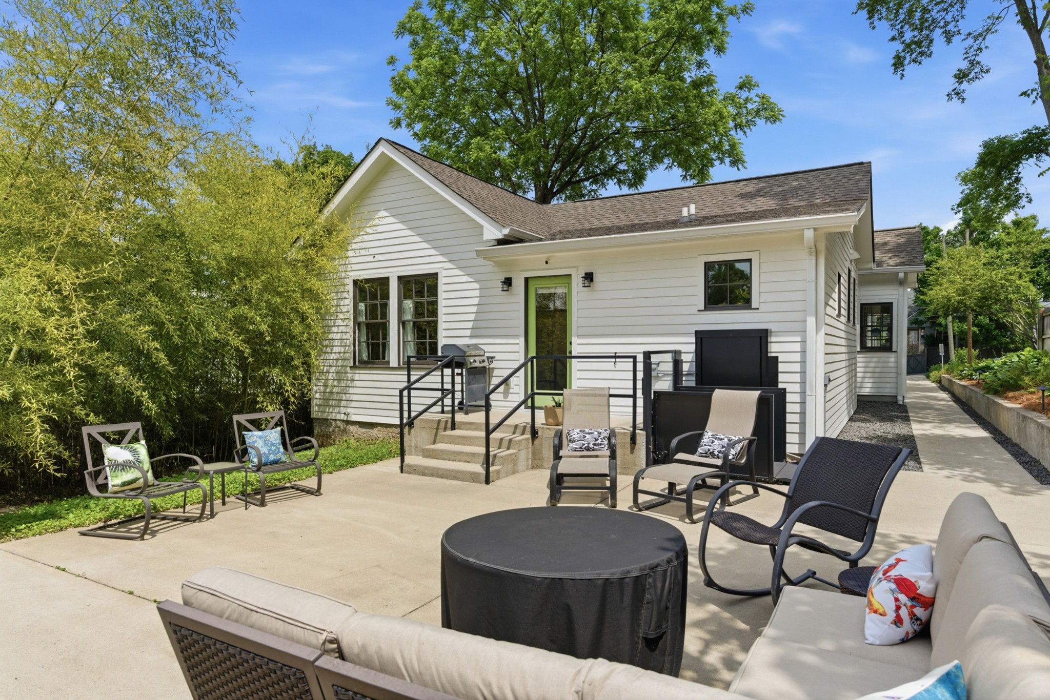 1506 Shelby Ave