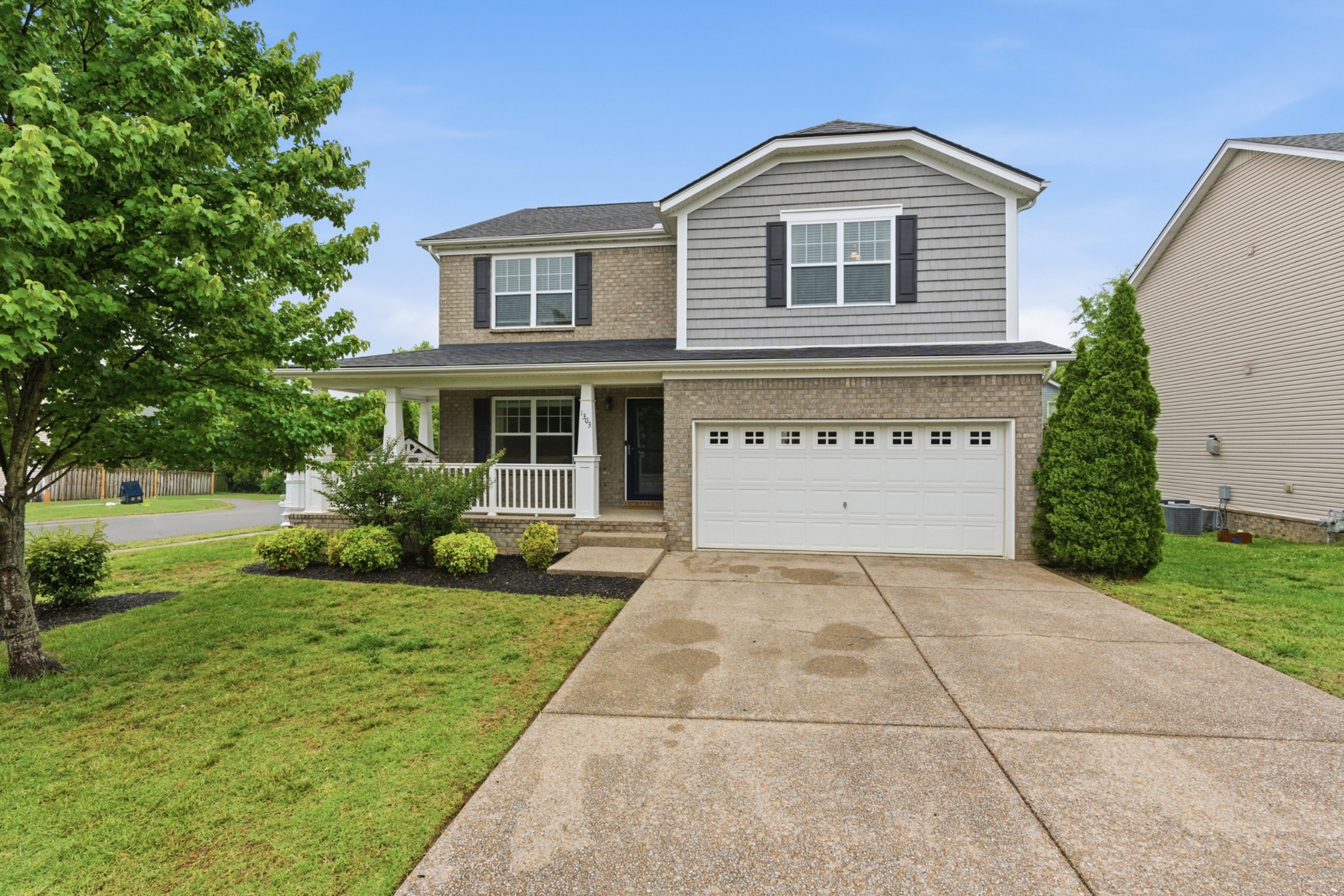 1303 Creekside Dr