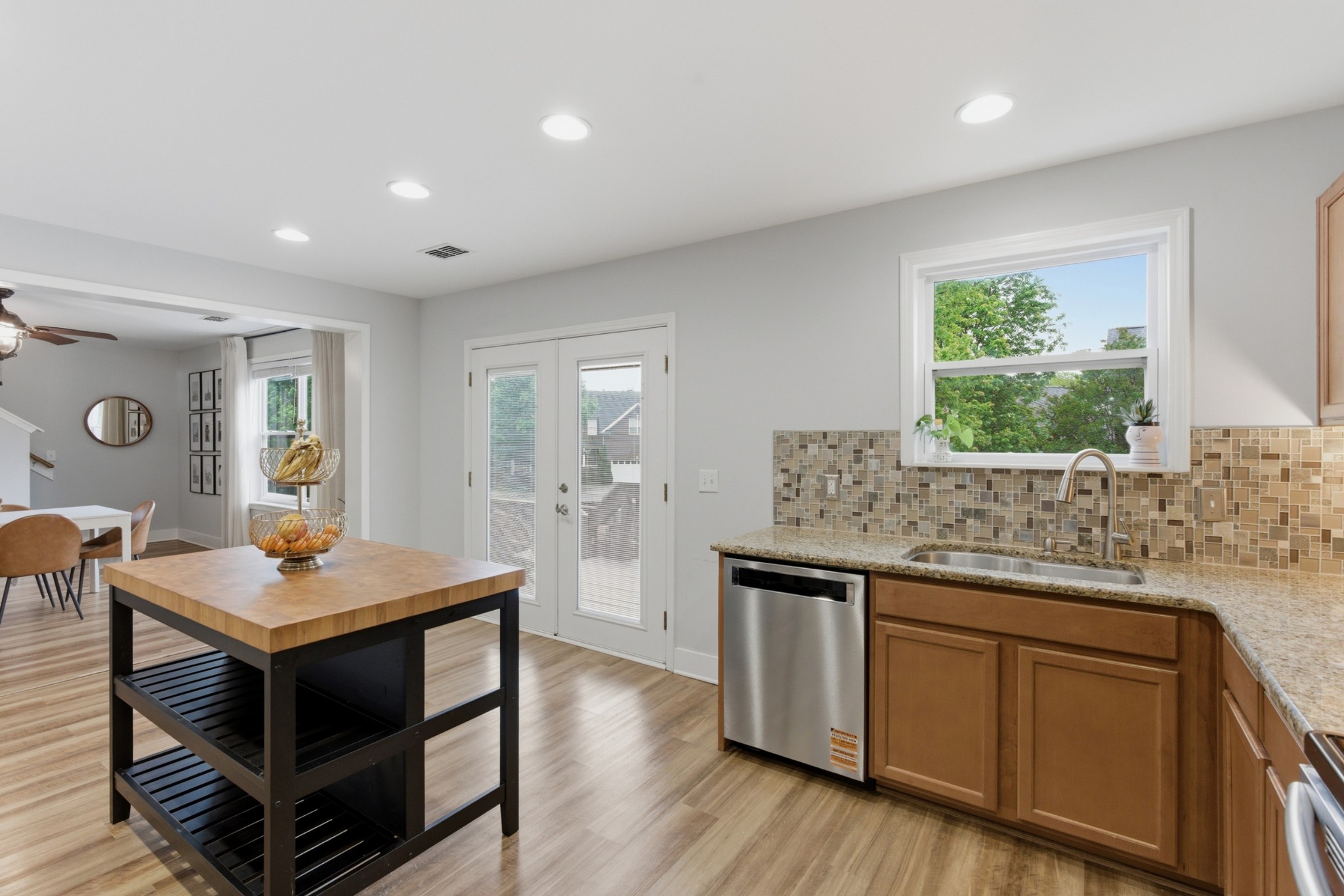 1303 Creekside Dr