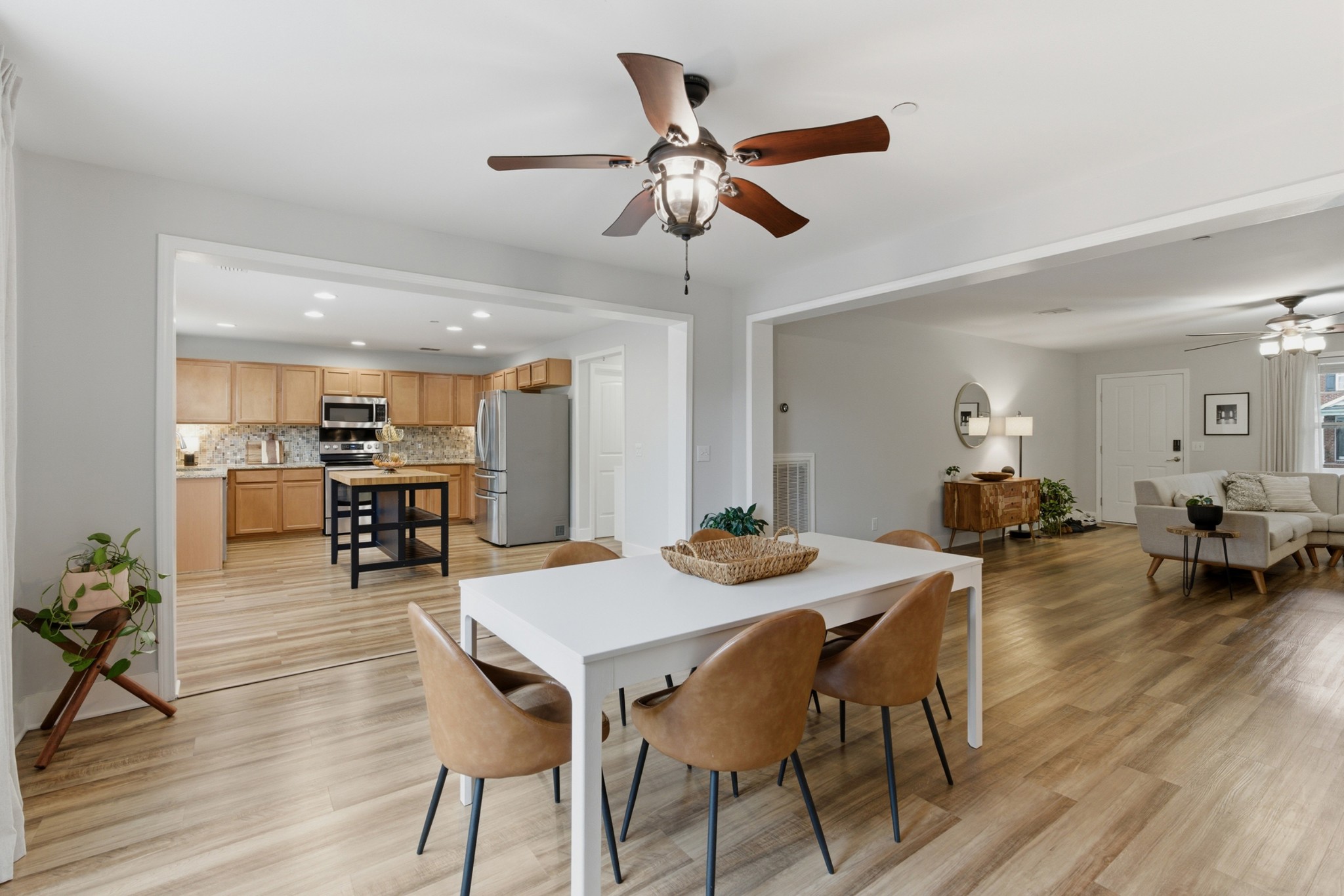 1303 Creekside Dr