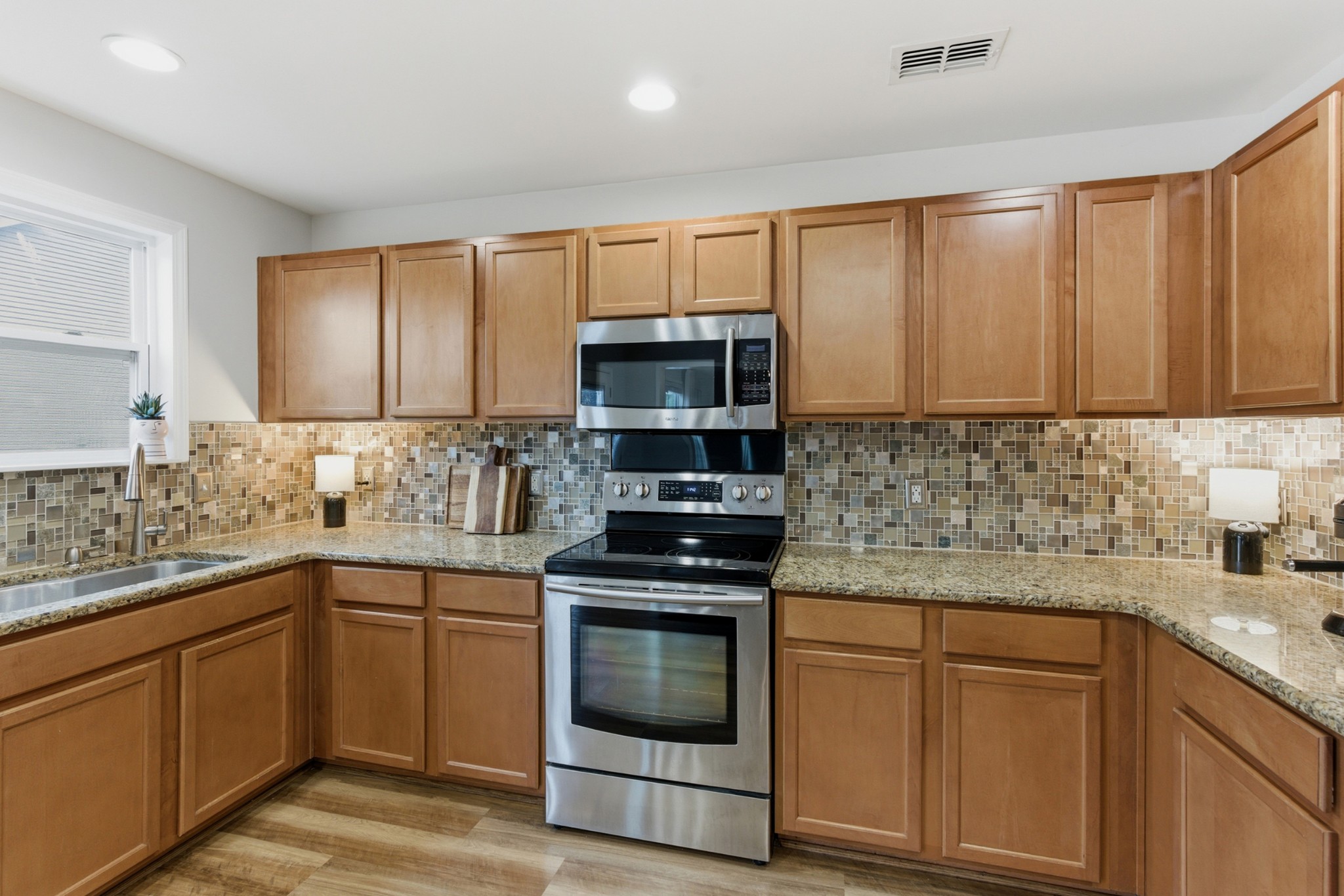 1303 Creekside Dr