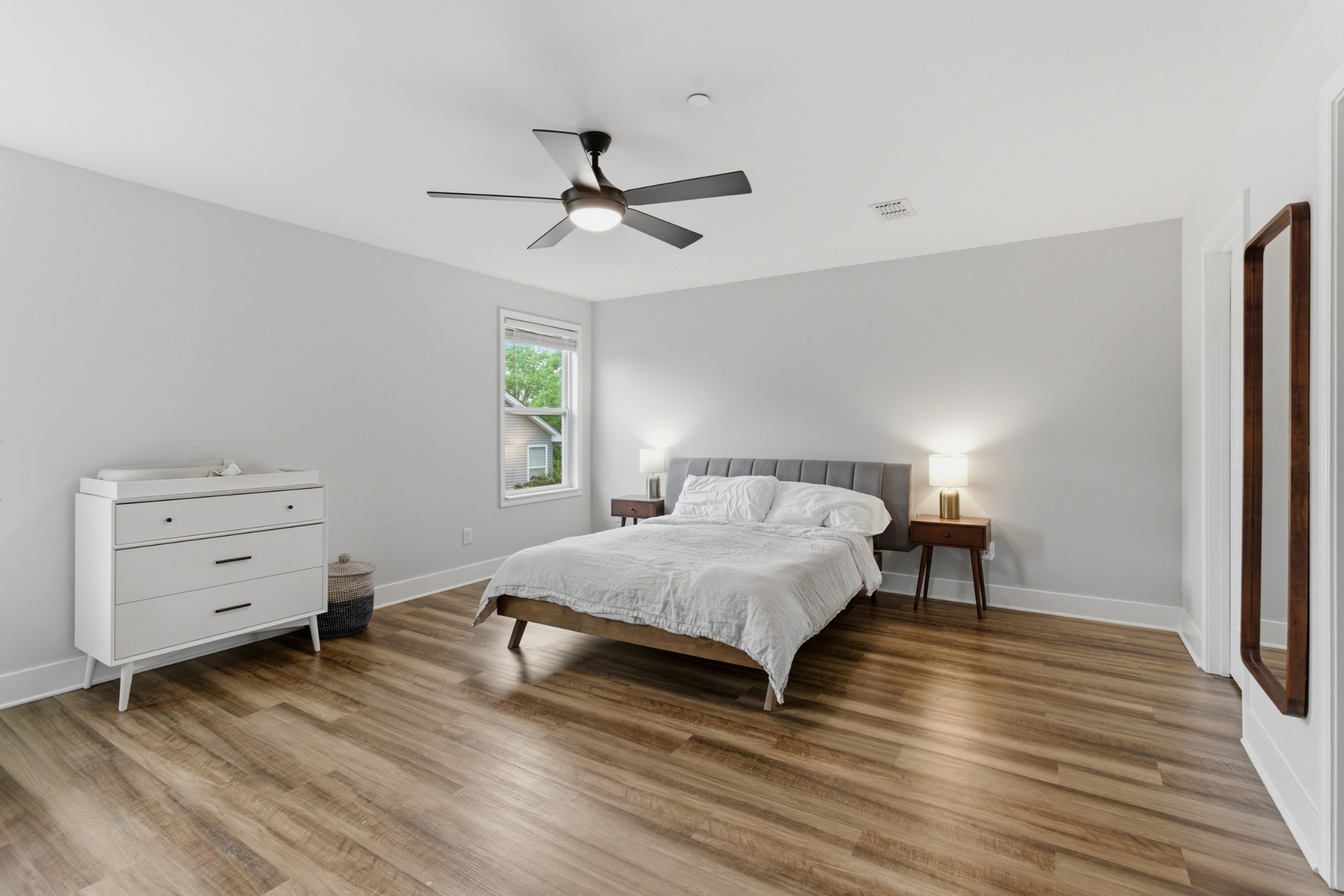 1303 Creekside Dr