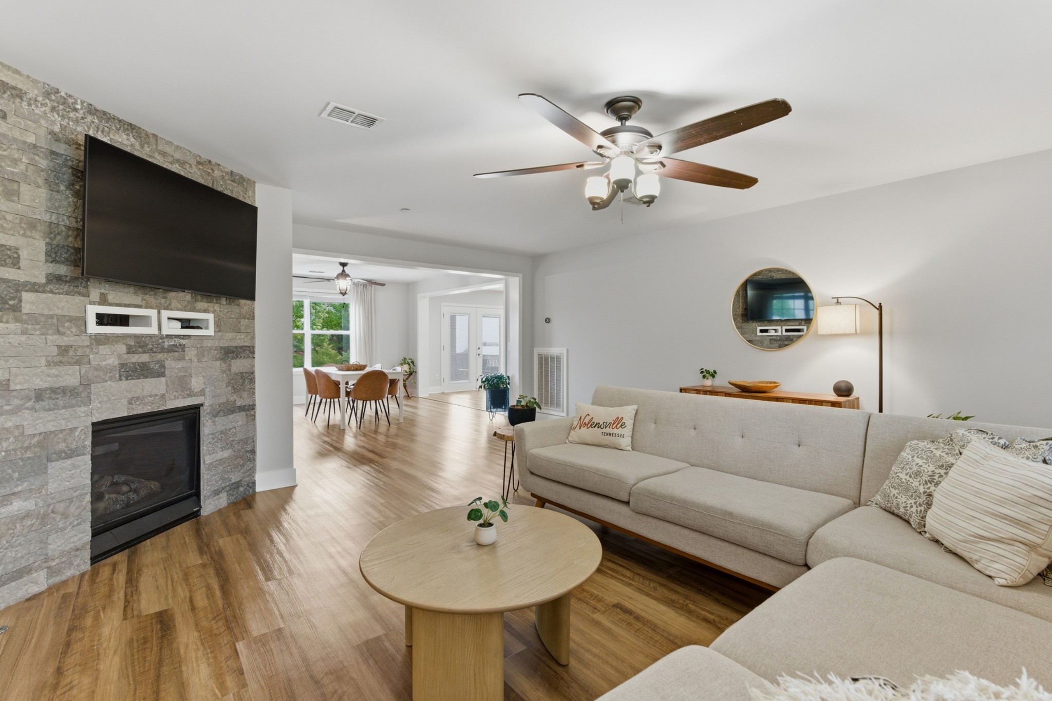 1303 Creekside Dr