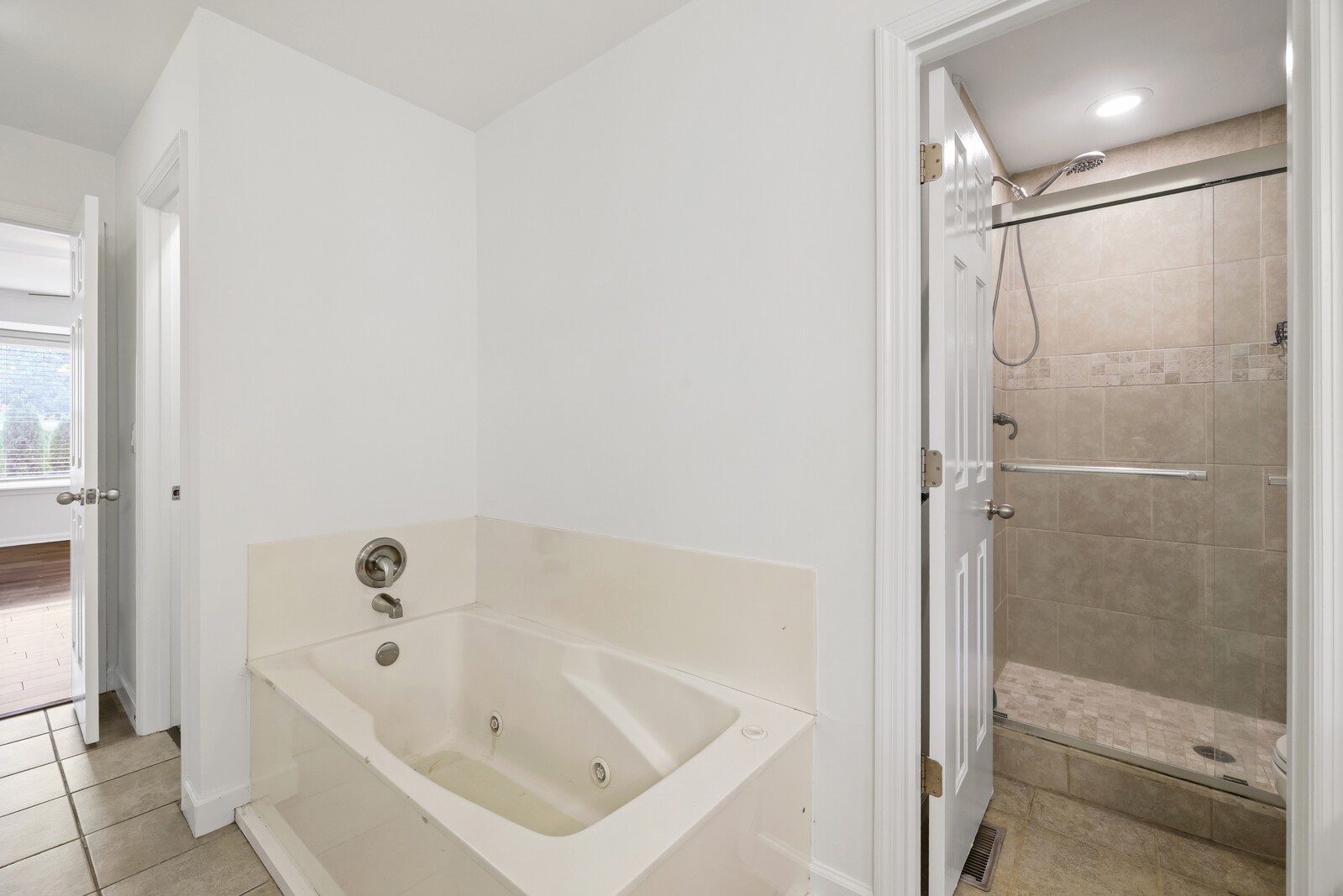 104 Kenaum Ct