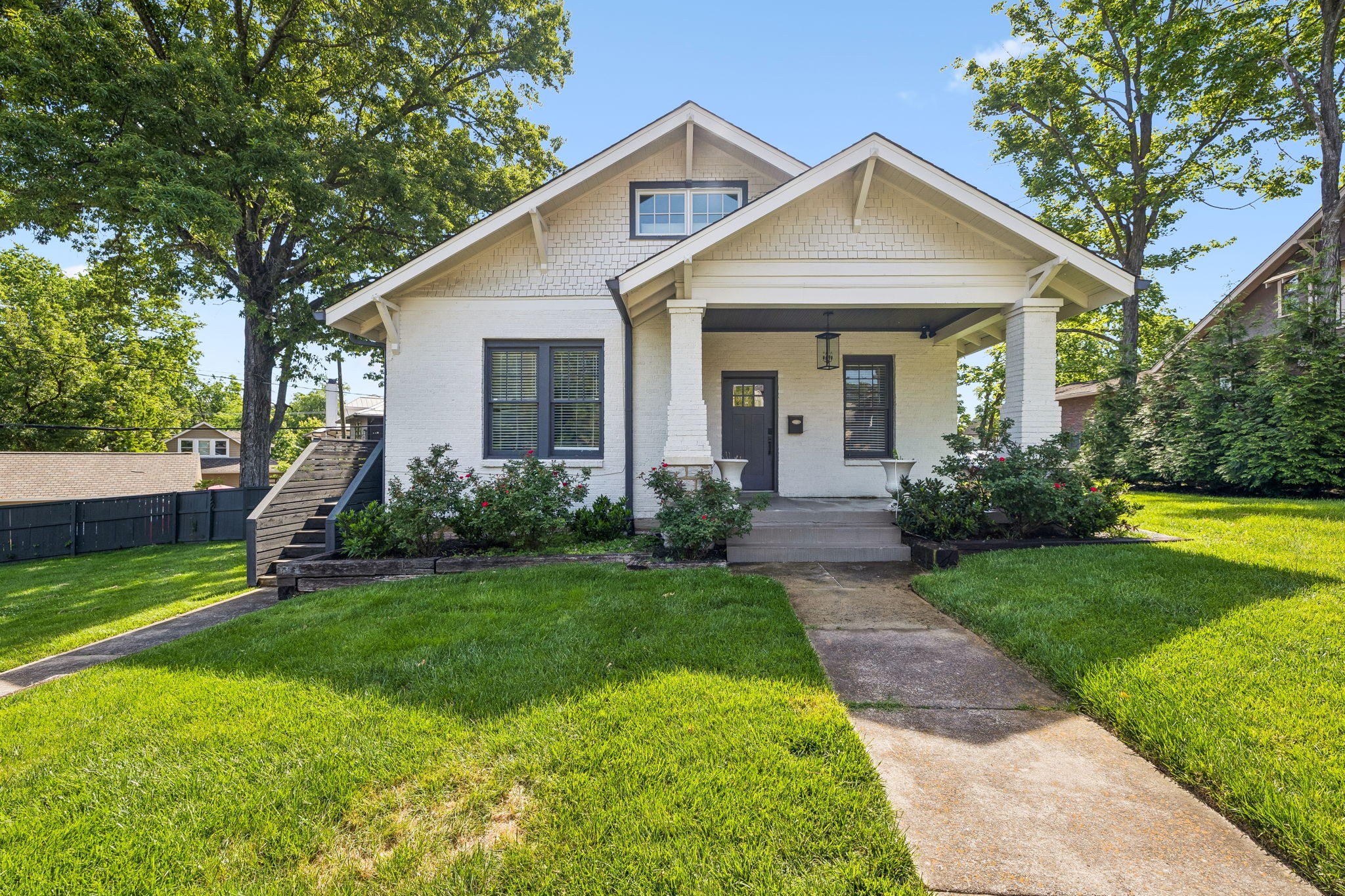 2200 Oakland Ave